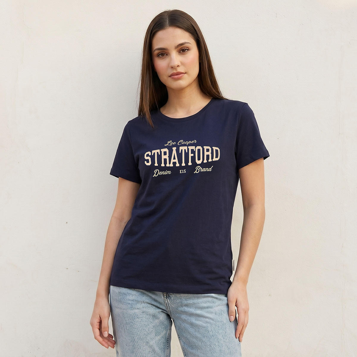 تيشيرت قطن بقصّة مريحة وطبعات من لي كوبر-women-clothing-tshirts-image-1