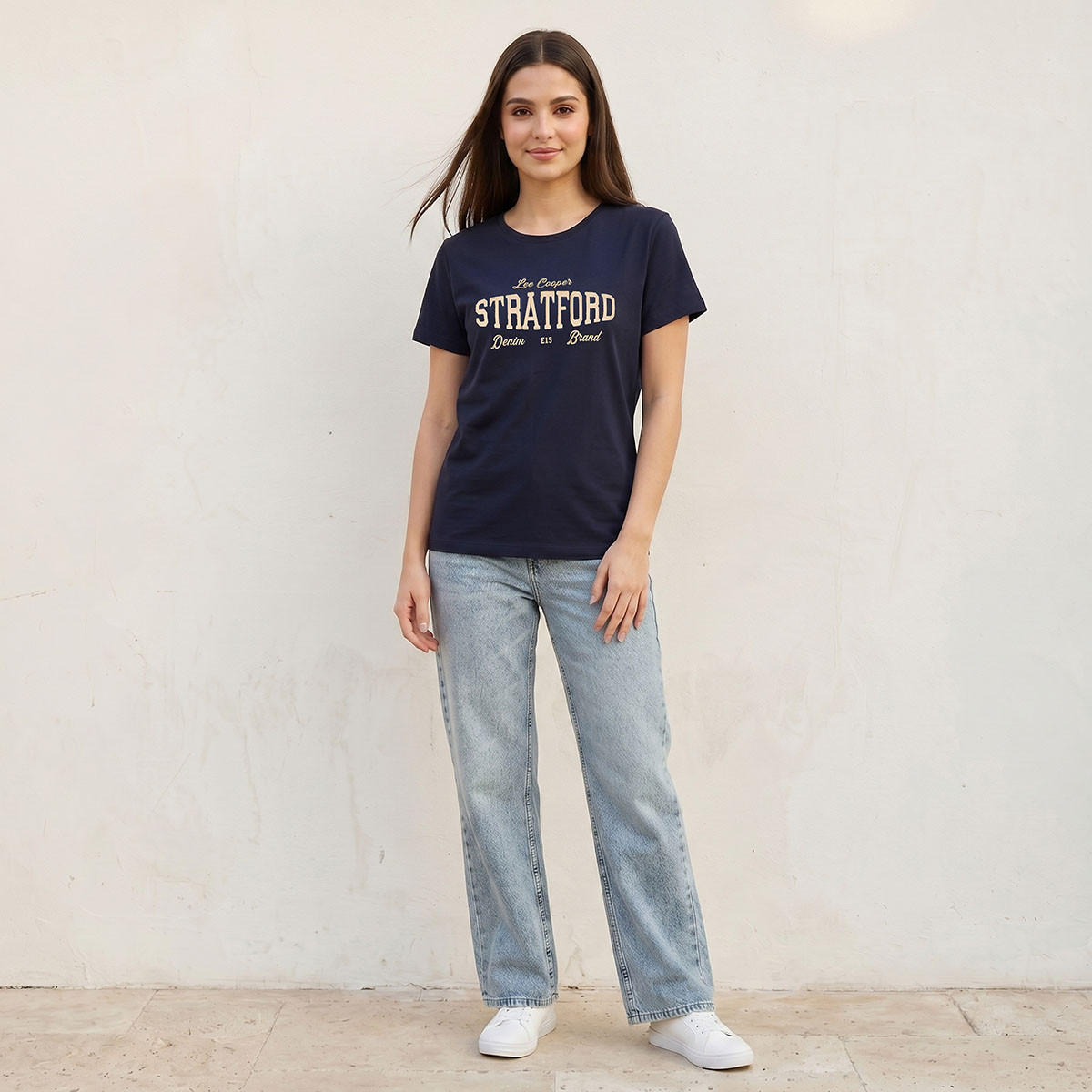 تيشيرت قطن بقصّة مريحة وطبعات من لي كوبر-women-clothing-tshirts-image-3