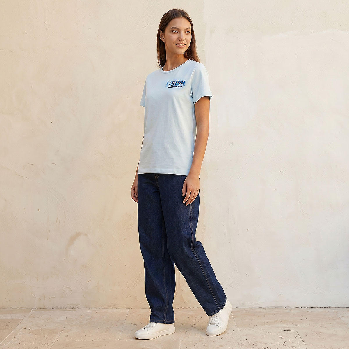 تيشيرت قطن بقصّة مريحة وطبعات من لي كوبر-women-clothing-tshirts-image-3