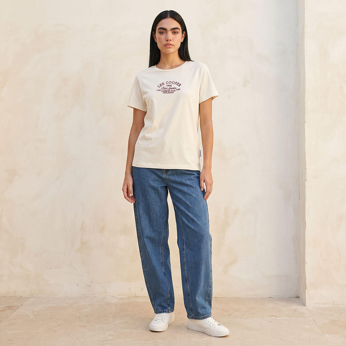 تيشيرت قطن بقصّة مريحة وطبعات من لي كوبر-women-clothing-tshirts-image-3