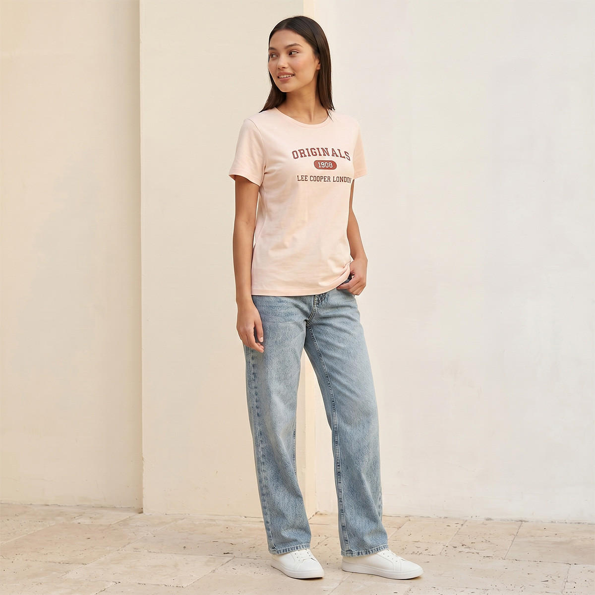 تيشيرت قطن بقصّة مريحة وطبعات من لي كوبر-women-clothing-tshirts-image-3