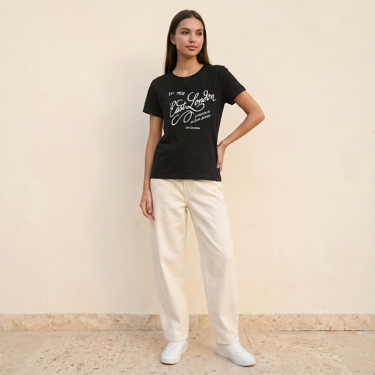 تيشيرت قطن بقصّة مريحة وطبعات من لي كوبر-women-clothing-tshirts-image-3