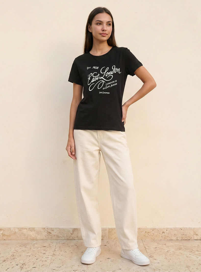 تيشيرت قطن بقصّة مريحة وطبعات من لي كوبر-women-clothing-tshirts-image-3