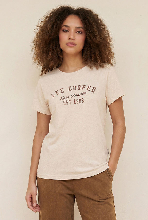 تيشيرت قطن بقصّة مريحة وطبعات من لي كوبر-women-clothing-tshirts-image-1