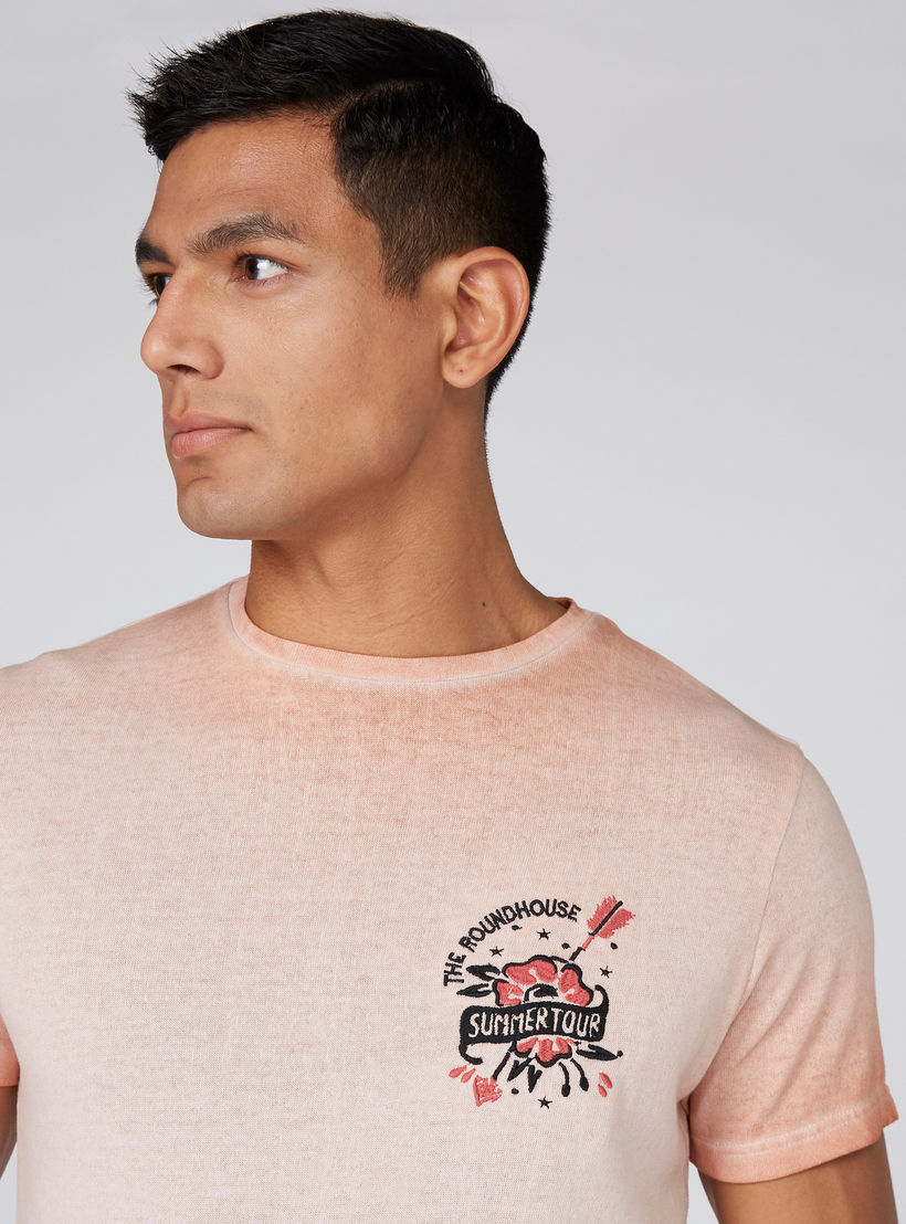 تيشيرت مطرز بأكمام قصيرة من لي كوبر-men-clothing-tshirtsandpolos-tshirts-image-4