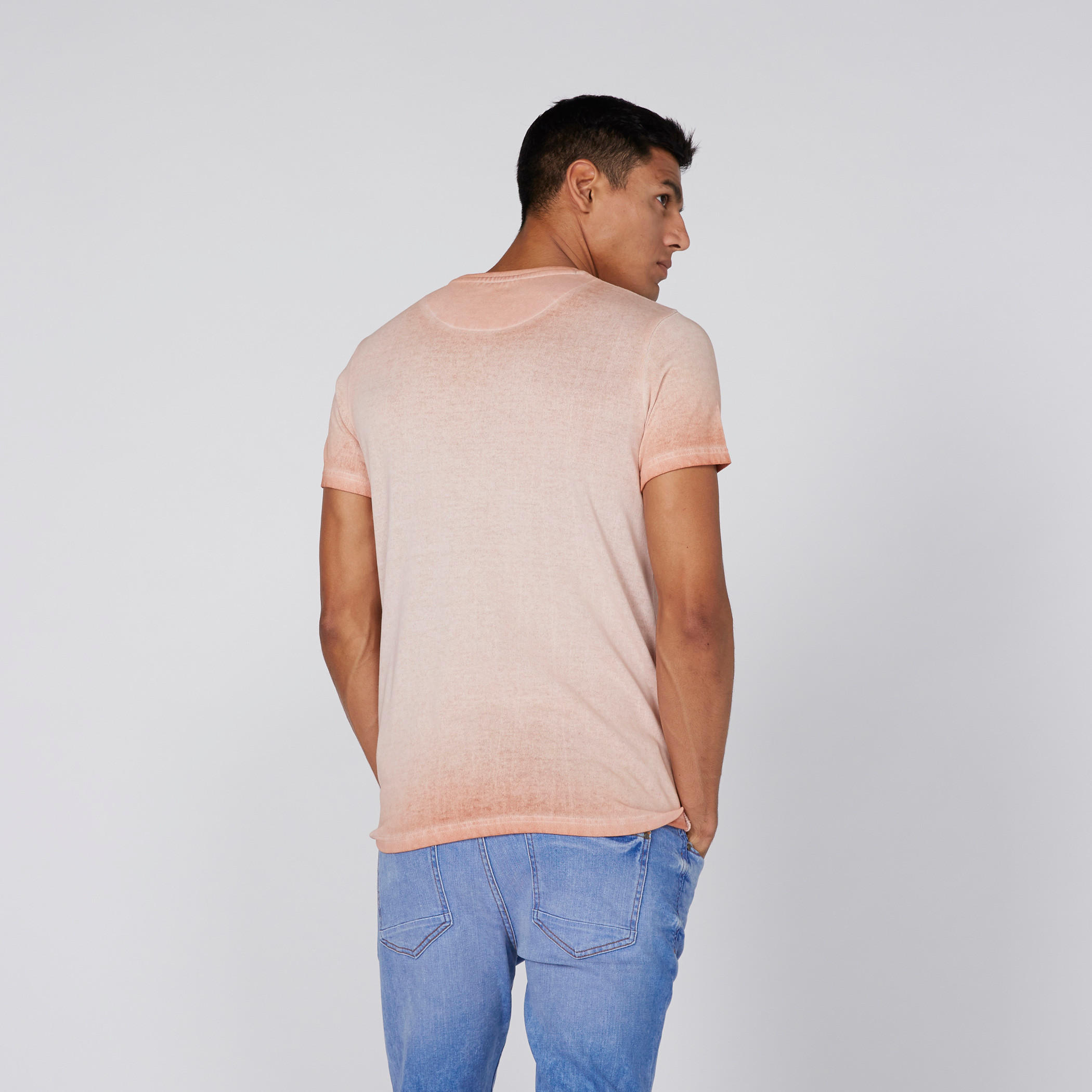 تيشيرت مطرز بأكمام قصيرة من لي كوبر-men-clothing-tshirtsandpolos-tshirts-image-1