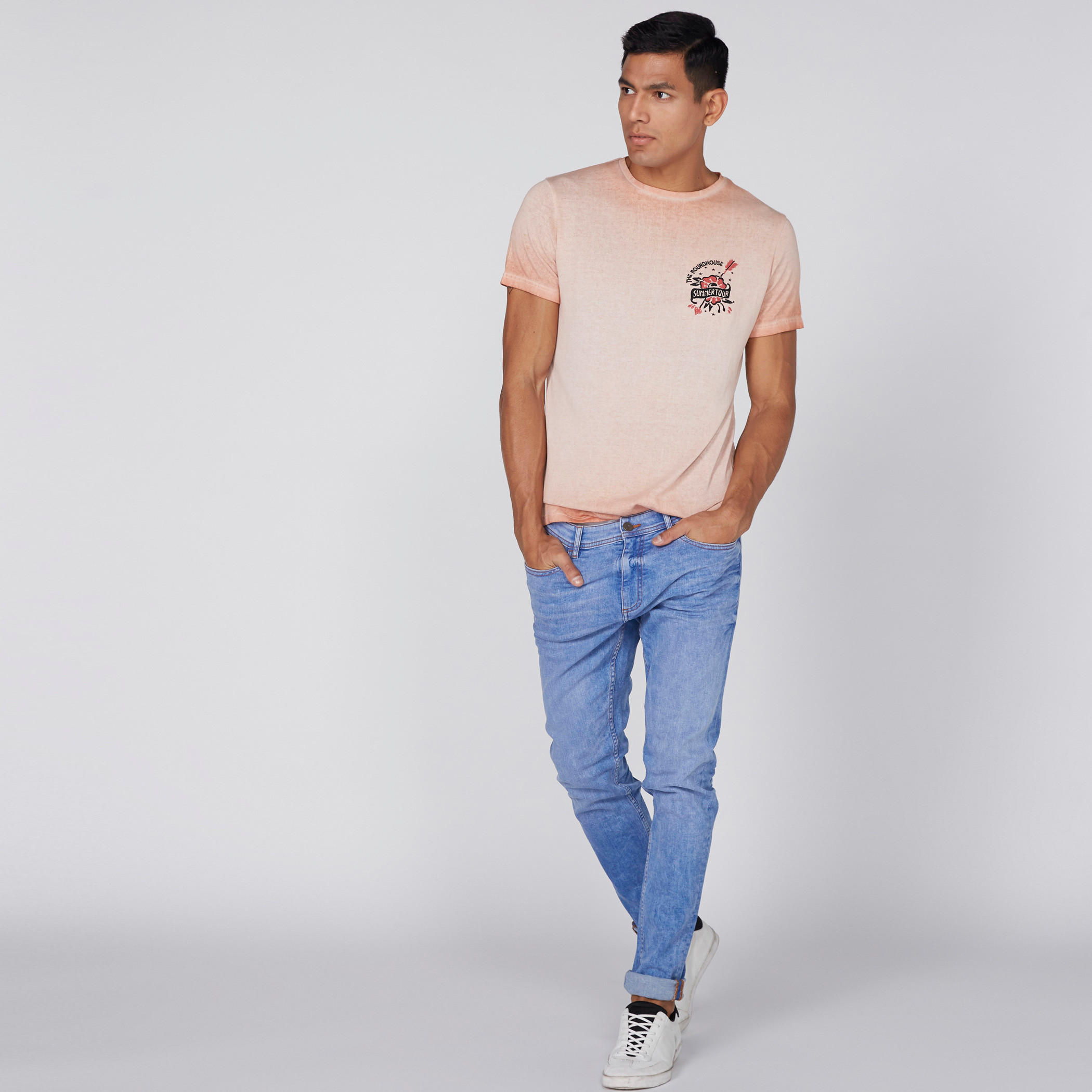 تيشيرت مطرز بأكمام قصيرة من لي كوبر-men-clothing-tshirtsandpolos-tshirts-image-3
