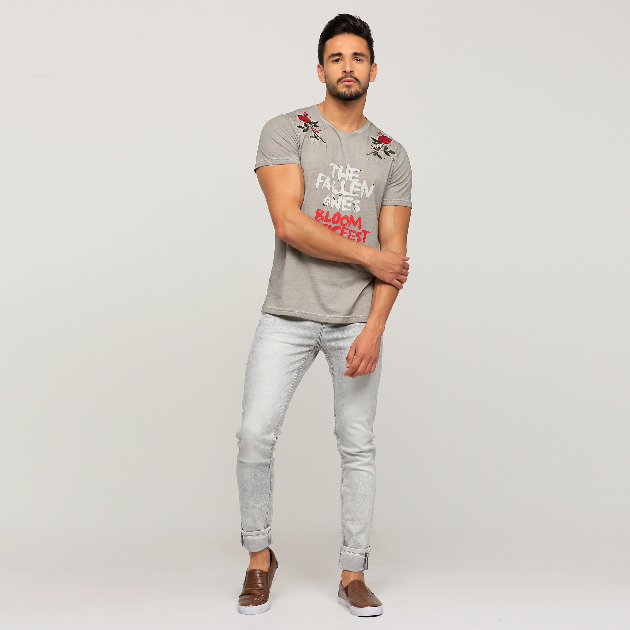 تيشيرت بياقة مستديرة وأكمام قصيرة وطبعات من لي كوبر-men-clothing-tshirtsandpolos-tshirts-image-5