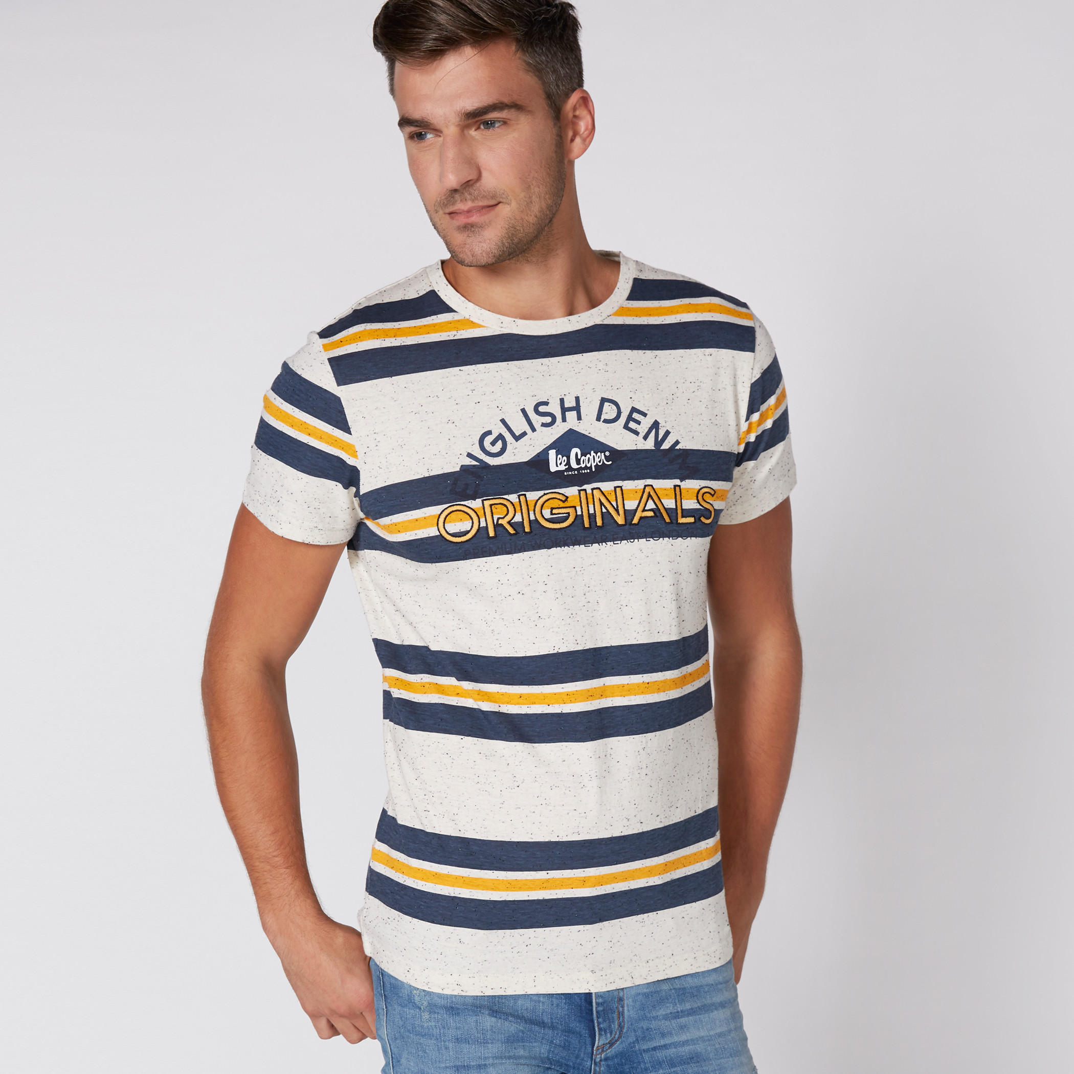 تيشيرت مقلّم بياقة مستديرة وأكمام قصيرة من لي كوبر-men-clothing-tshirtsandpolos-tshirts-image-1