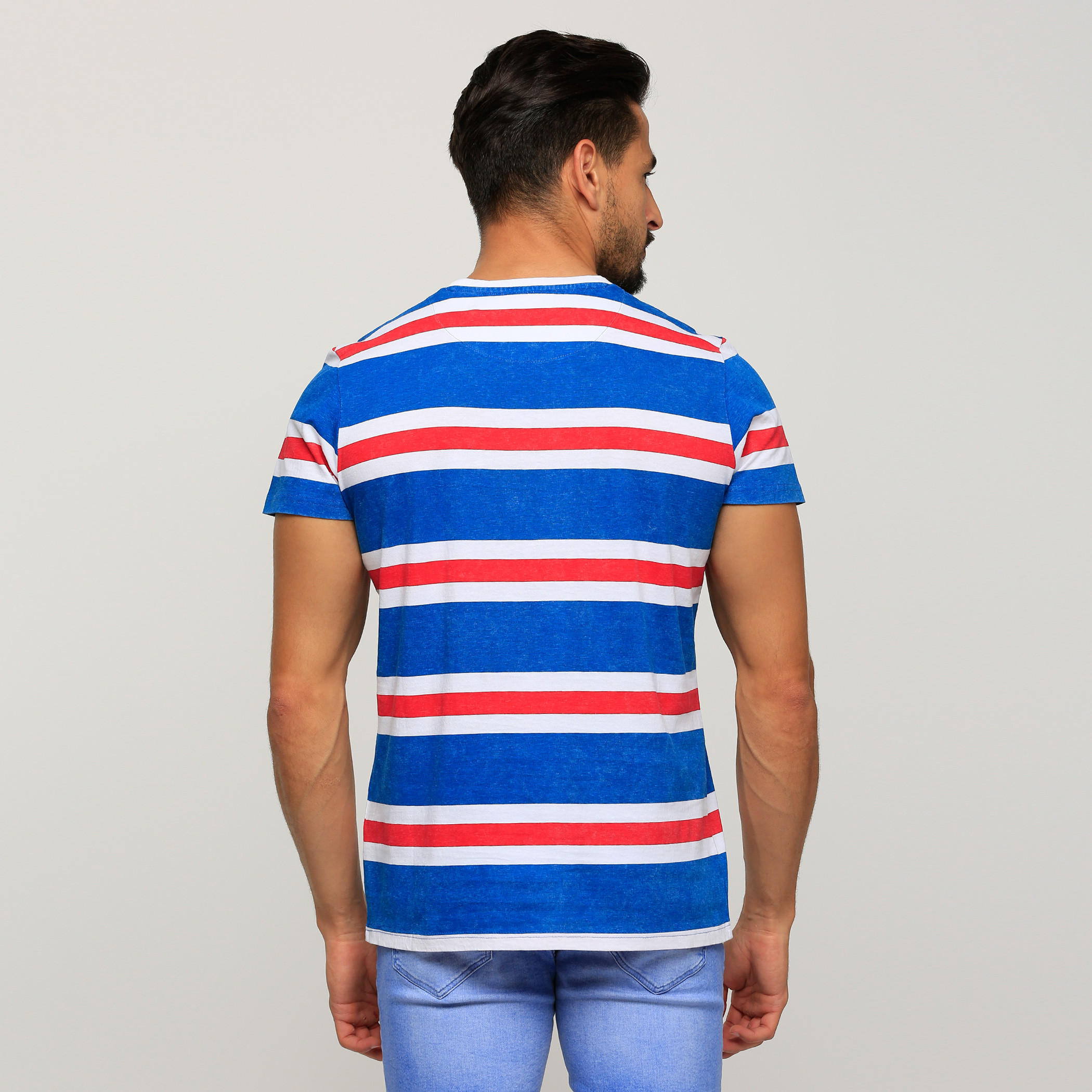 تيشيرت مقلّم بياقة ضيّقة وأكمام قصيرة من لي كوبر-men-clothing-tshirtsandpolos-tshirts-image-2