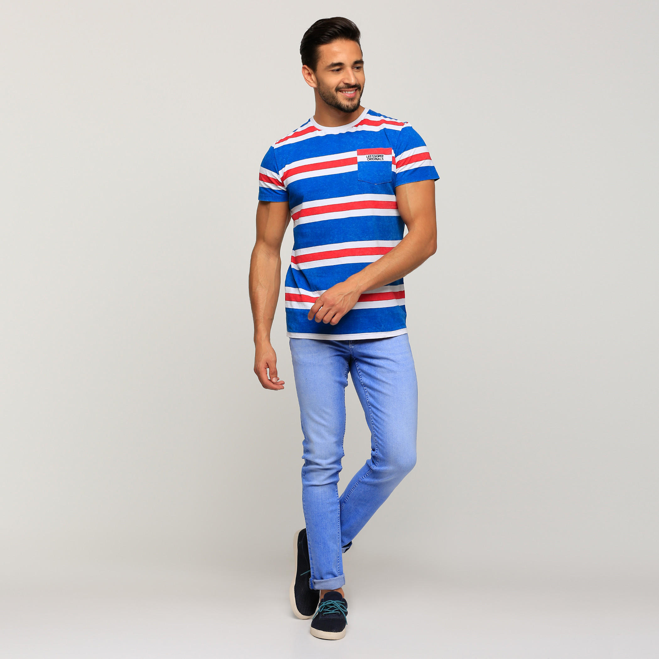 تيشيرت مقلّم بياقة ضيّقة وأكمام قصيرة من لي كوبر-men-clothing-tshirtsandpolos-tshirts-image-5