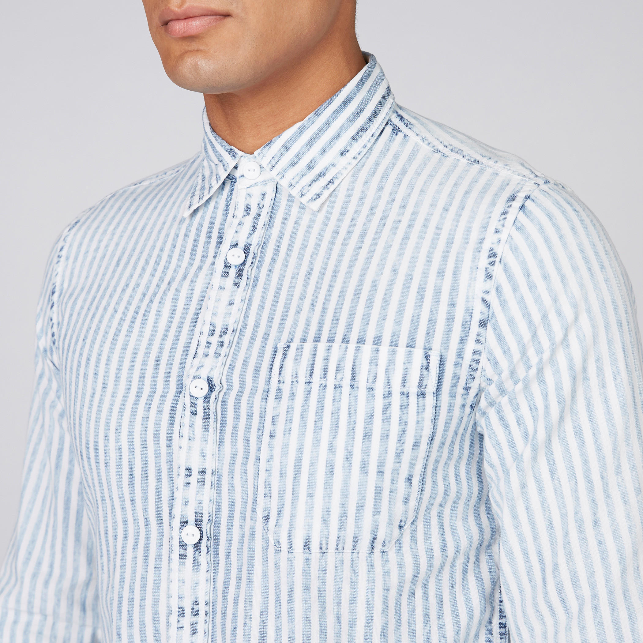 قميص مقلّم بأكمام طويلة ووصلة أزرار كاملة من لي كوبر-men-clothing-shirts-image-2