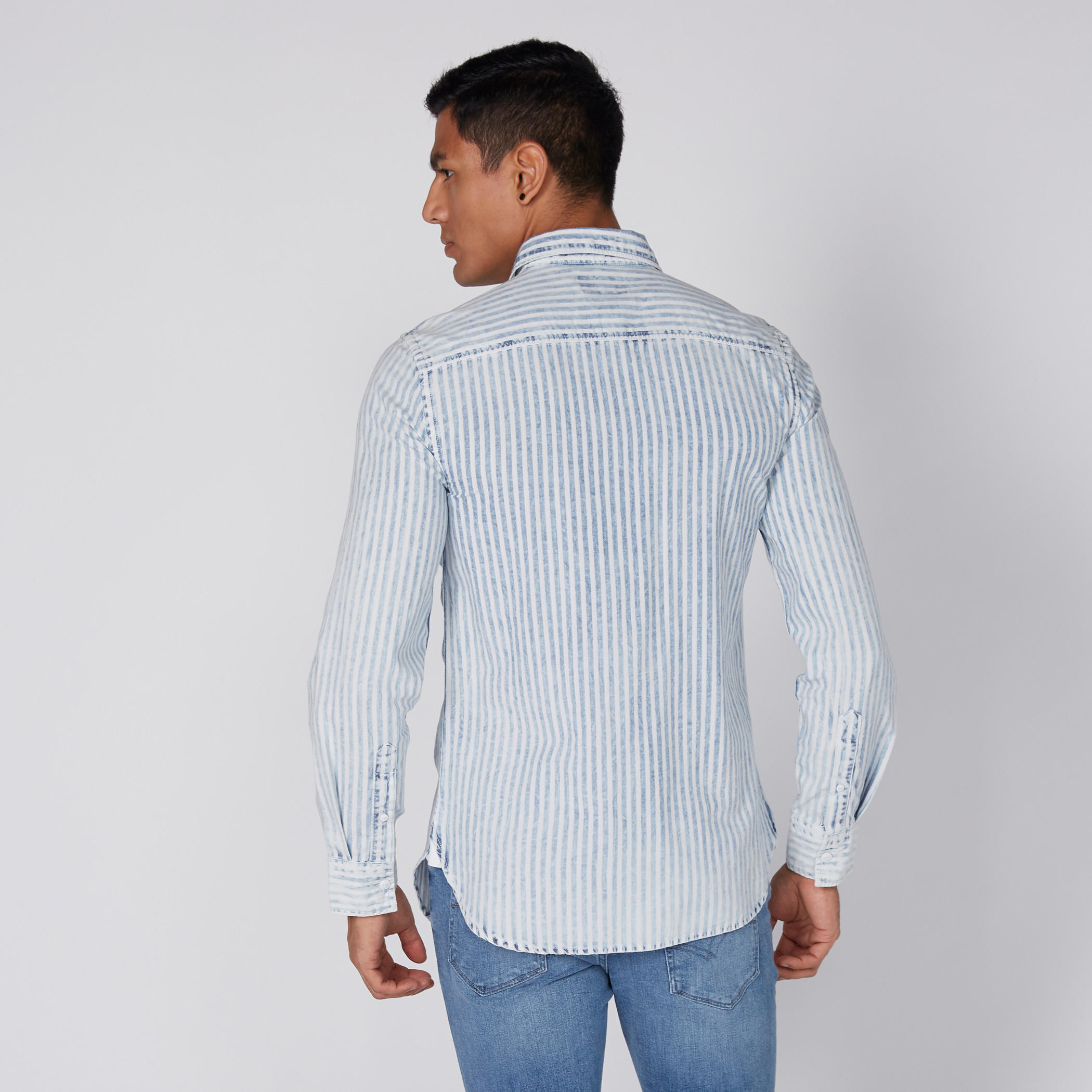 قميص مقلّم بأكمام طويلة ووصلة أزرار كاملة من لي كوبر-men-clothing-shirts-image-3