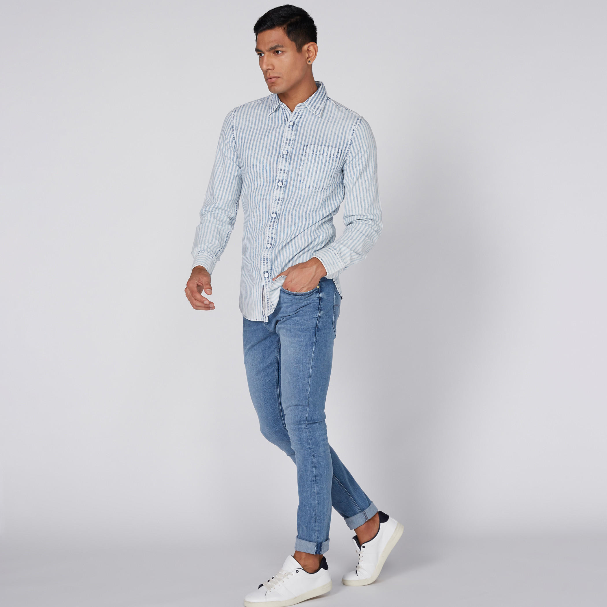 قميص مقلّم بأكمام طويلة ووصلة أزرار كاملة من لي كوبر-men-clothing-shirts-image-4