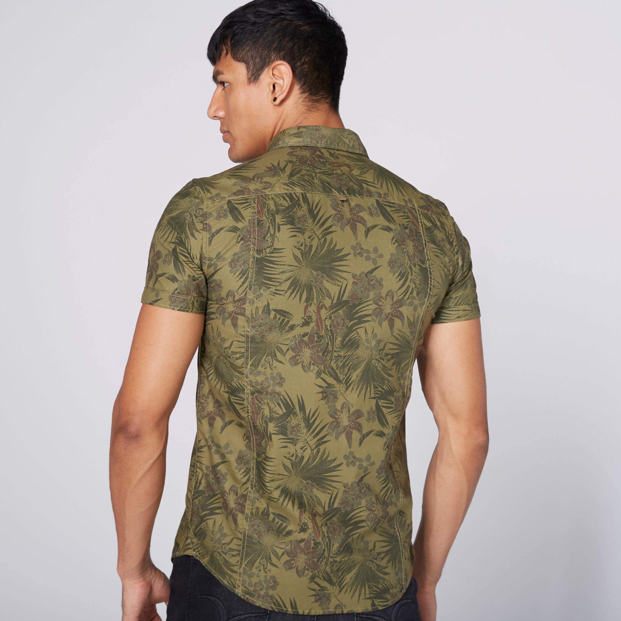 قميص بأكمام قصيرة وأزرار وطبعات-men-clothing-shirts-image-3