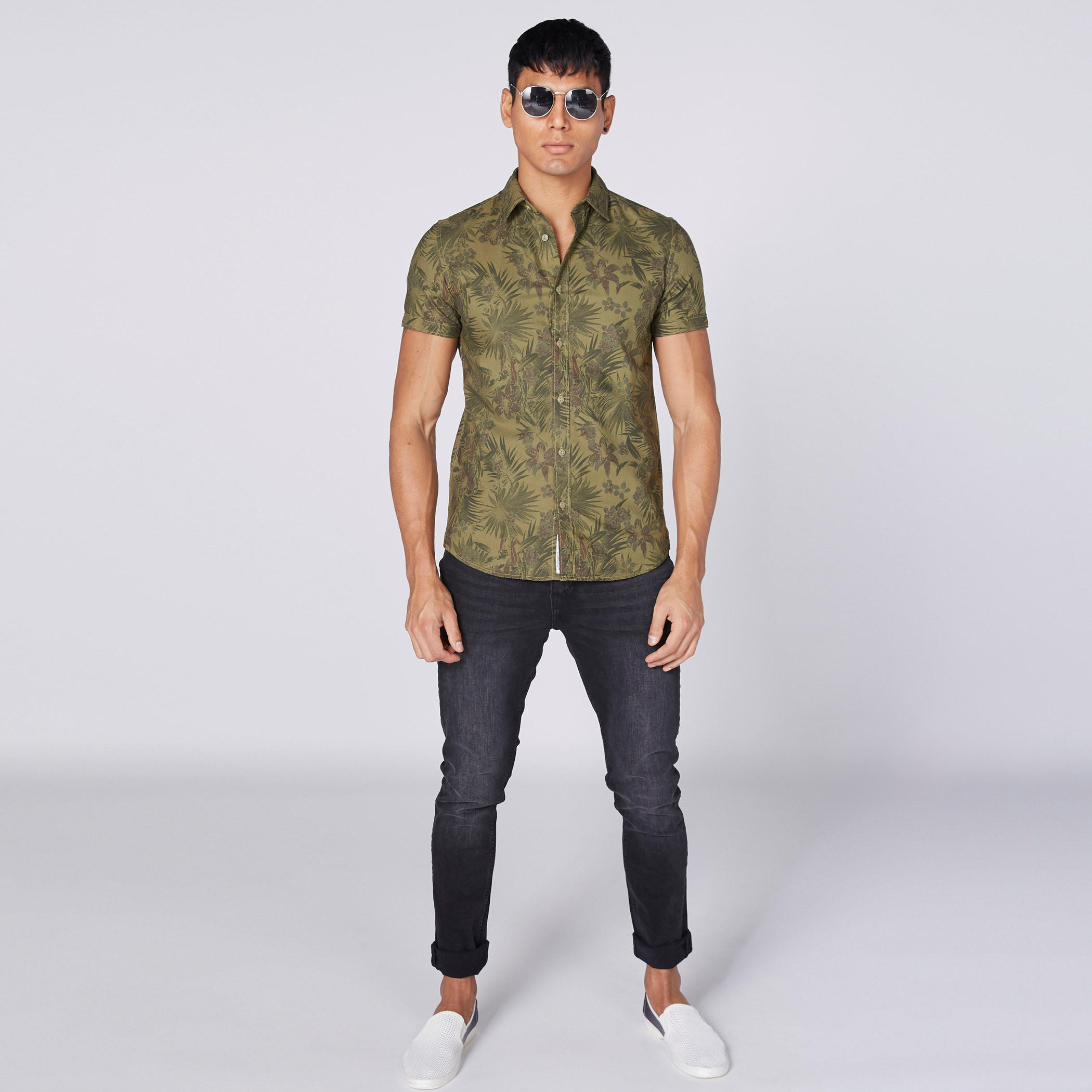 قميص بأكمام قصيرة وأزرار وطبعات-men-clothing-shirts-image-2