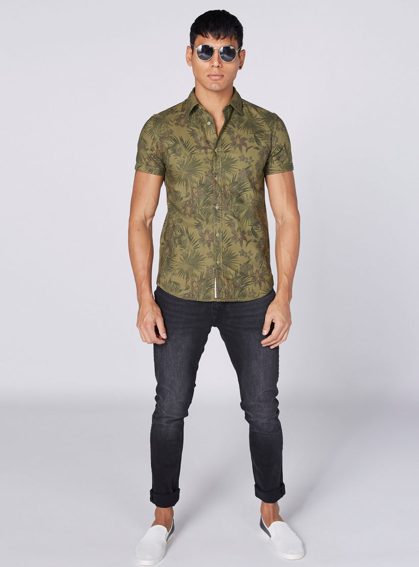 قميص بأكمام قصيرة وأزرار وطبعات-men-clothing-shirts-image-2
