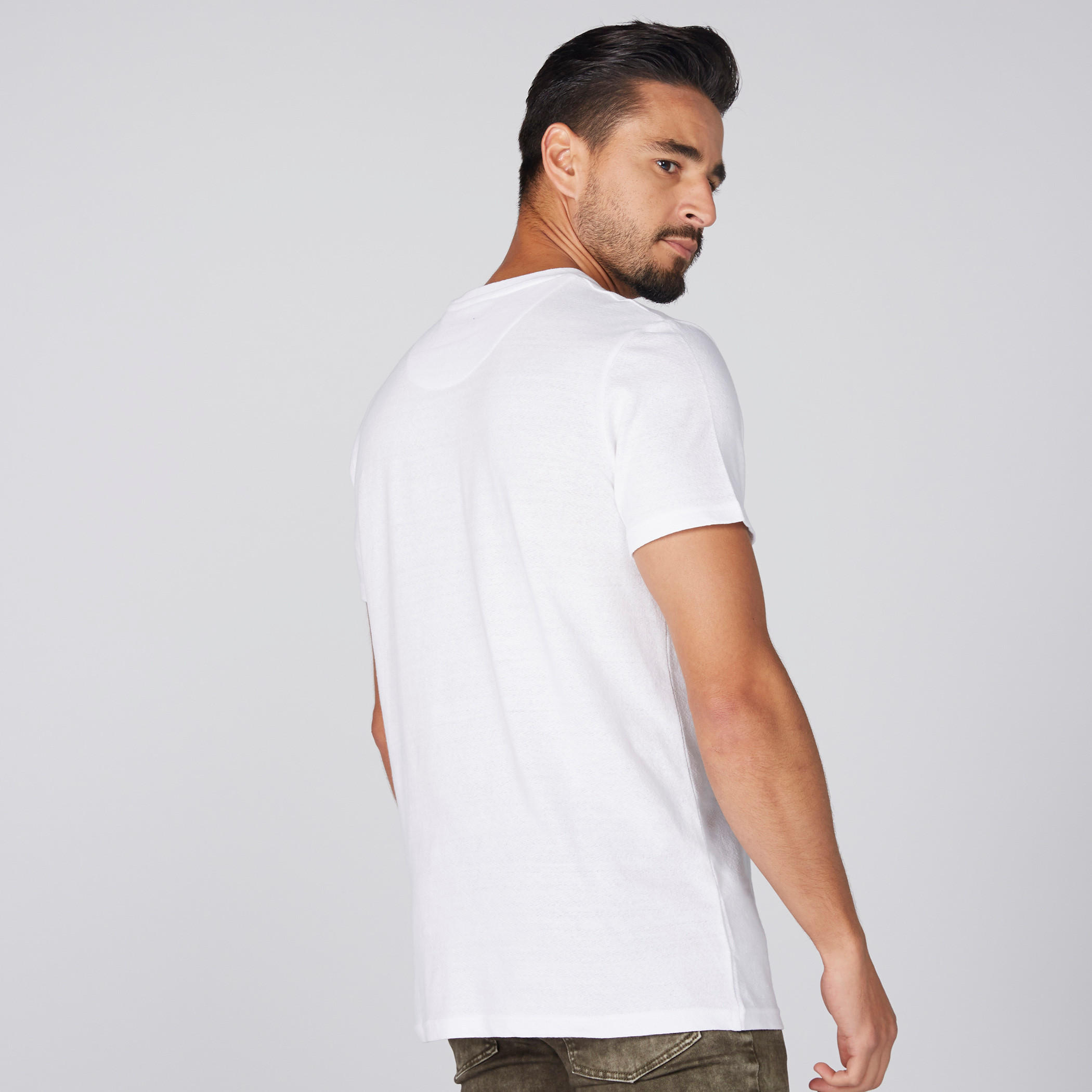 تيشيرت بياقة مستديرة وأكمام قصيرة وطبعات من لي كوبر-men-clothing-tshirtsandpolos-tshirts-image-2