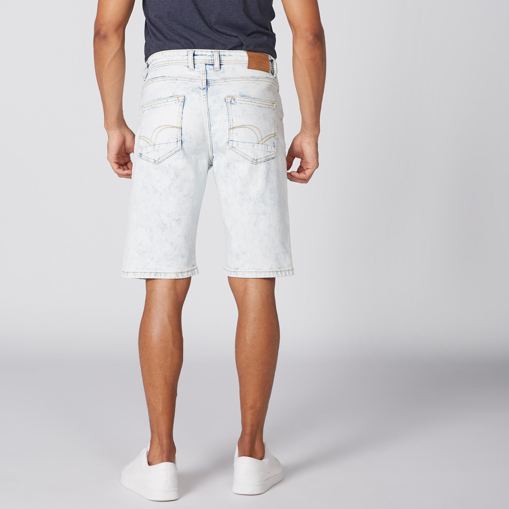 شورت من الدينم بزر إغلاق وجيوب من لي كوبر-men-clothing-bottoms-shorts-image-5