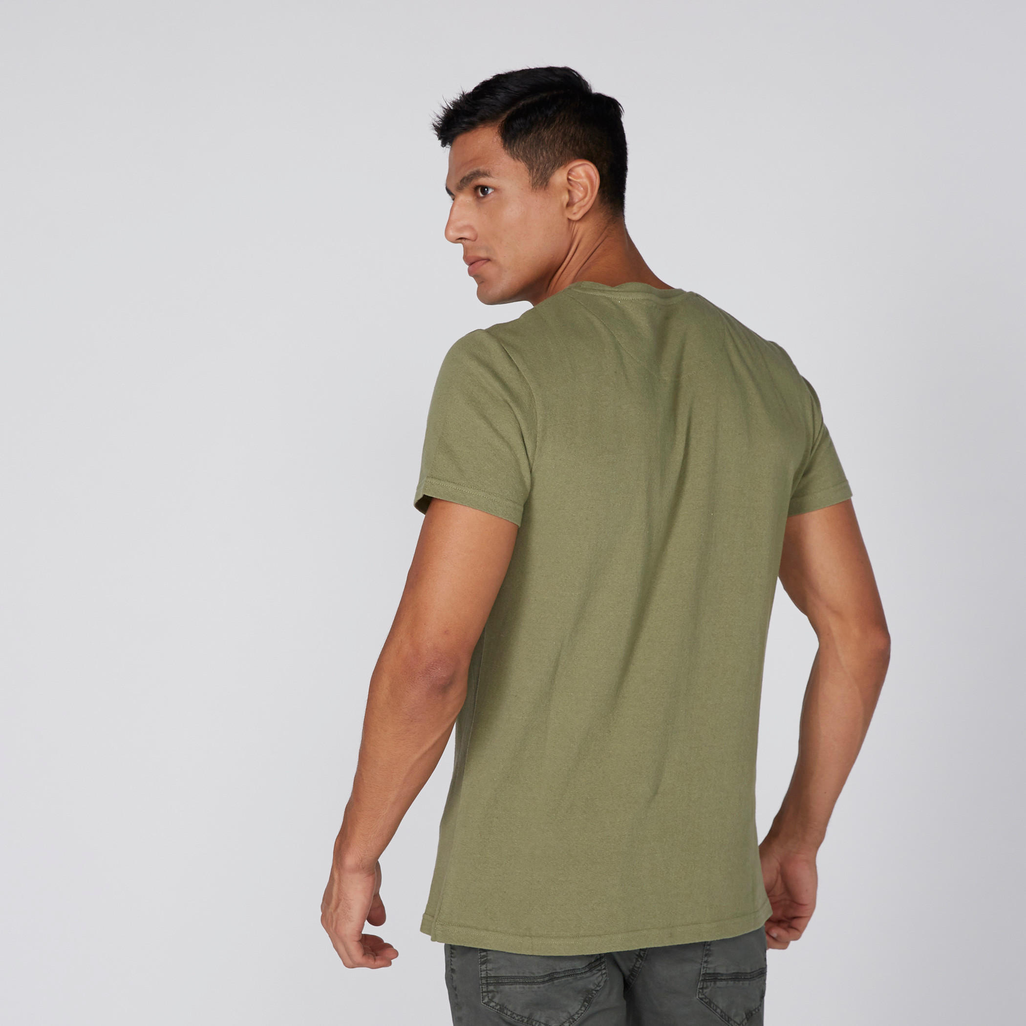 تيشيرت مطرز بأكمام قصيرة من لي كوبر-men-clothing-tshirtsandpolos-tshirts-image-3