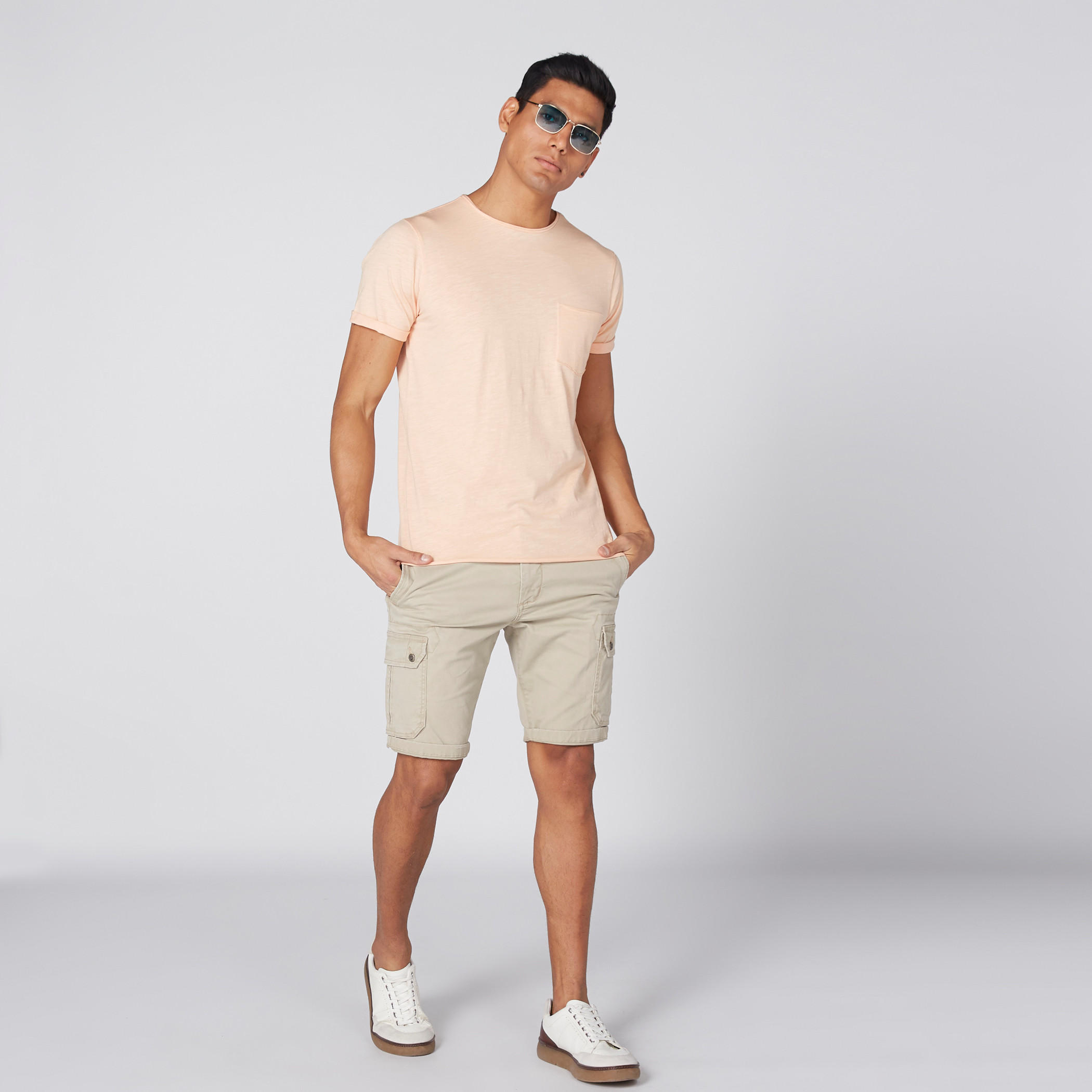 تيشيرت بياقة مستديرة وأكمام قصيرة وجيوب من لي كوبر-men-clothing-tshirtsandpolos-tshirts-image-3