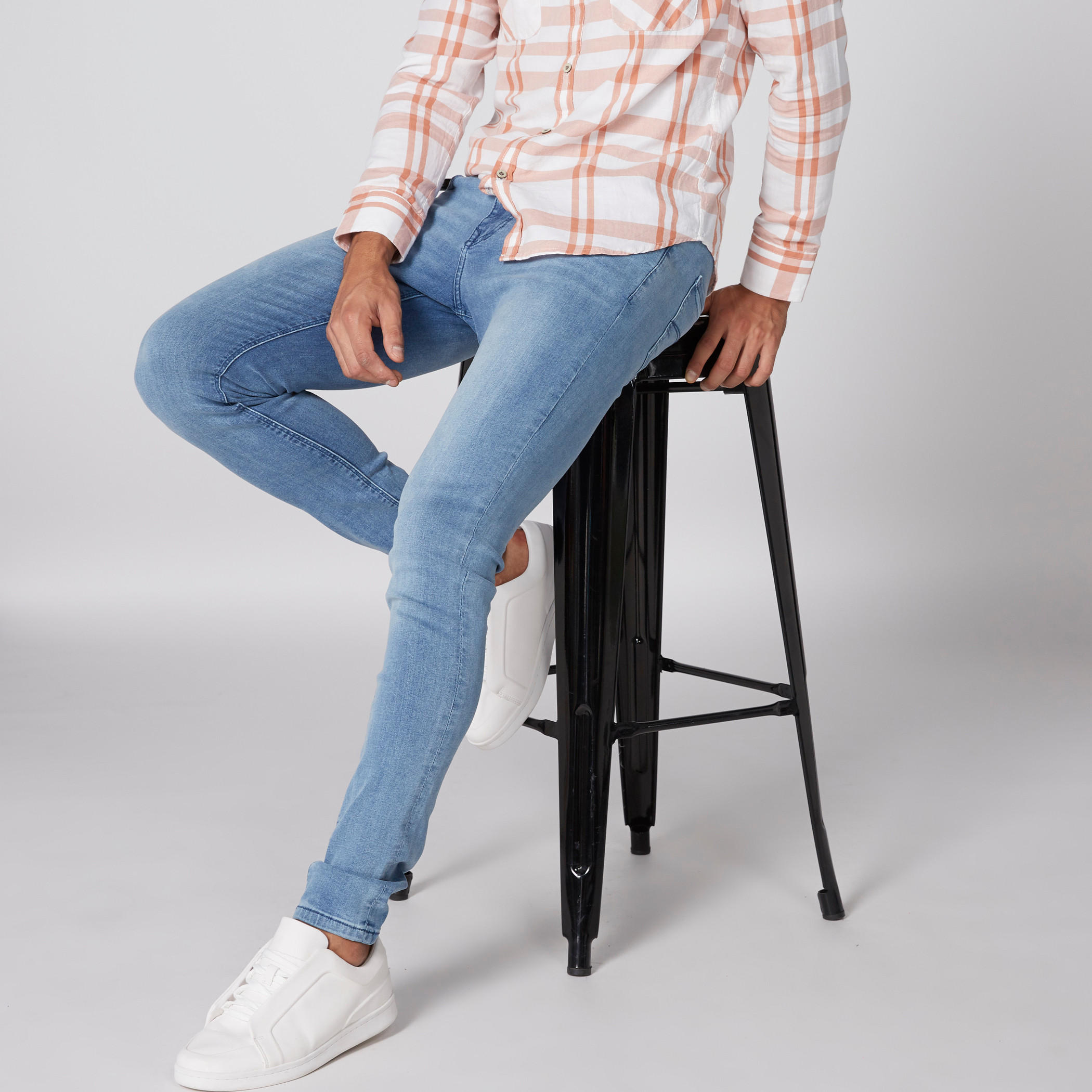بنطال جينز طويل بزر إغلاق وجيوب-men-clothing-bottoms-jeans-image-1