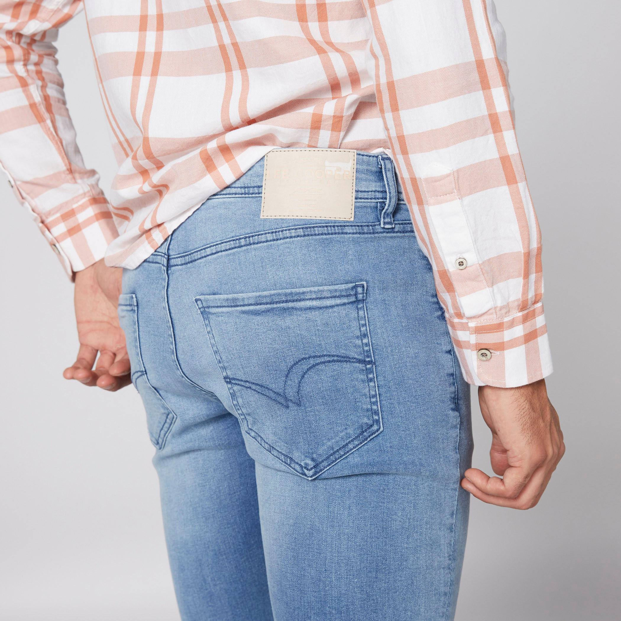 بنطال جينز طويل بزر إغلاق وجيوب-men-clothing-bottoms-jeans-image-4