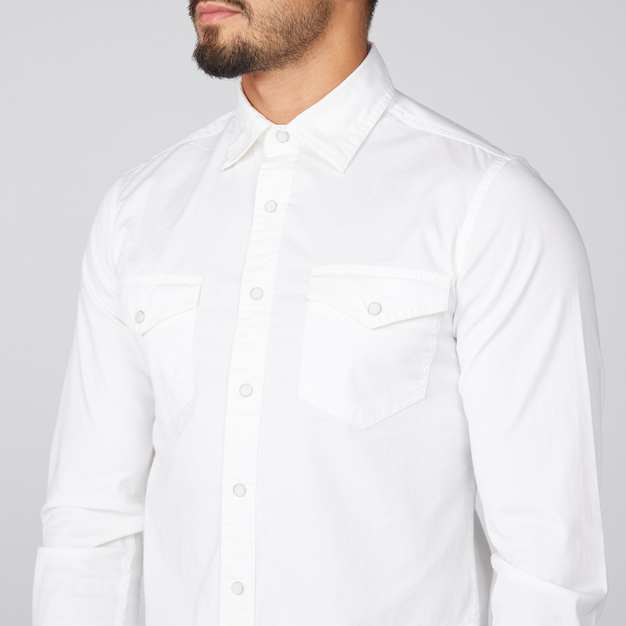 قميص بأكمام طويلة وأزرار وجيب على الصدر من لي كوبر-men-clothing-shirts-image-2