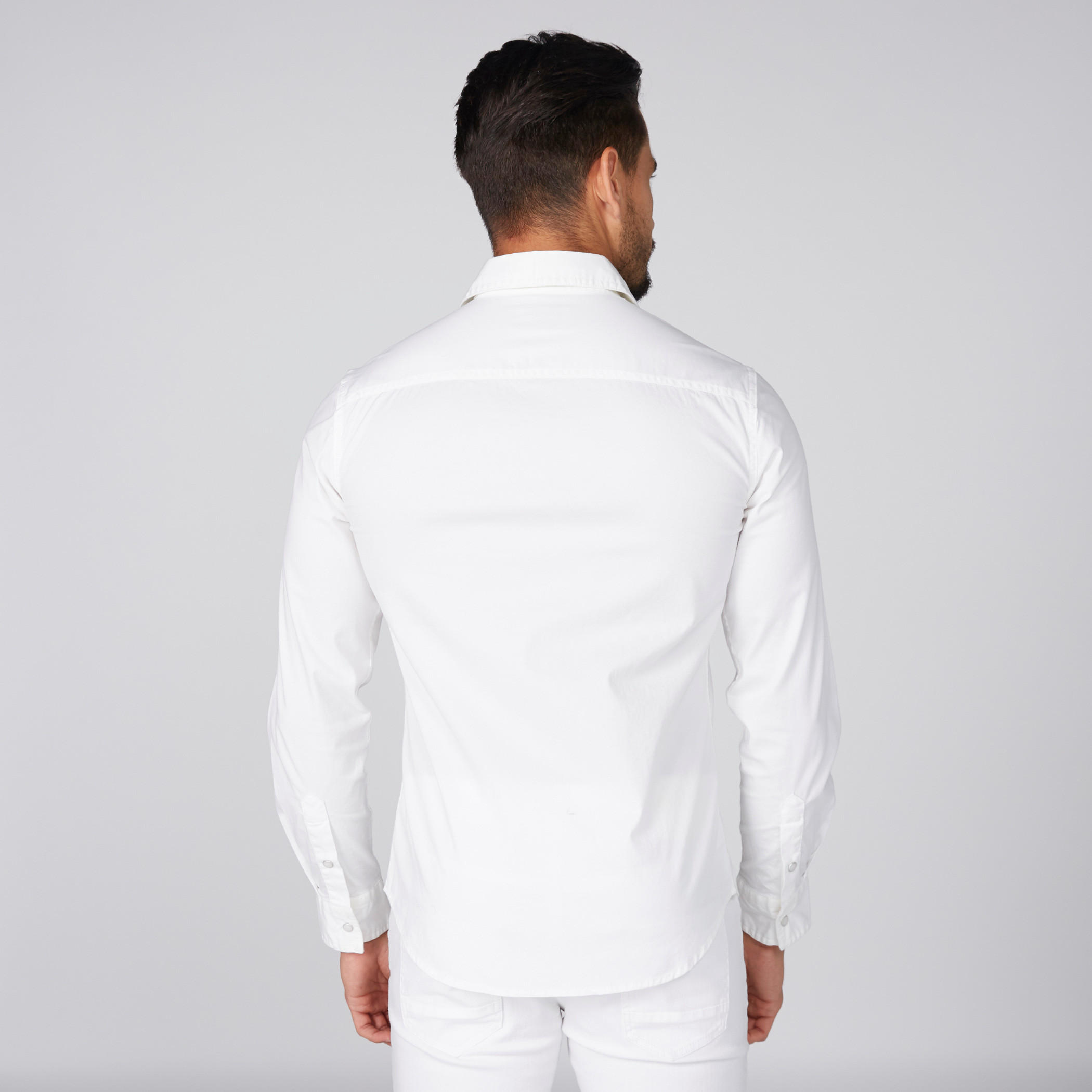 قميص بأكمام طويلة وأزرار وجيب على الصدر من لي كوبر-men-clothing-shirts-image-4