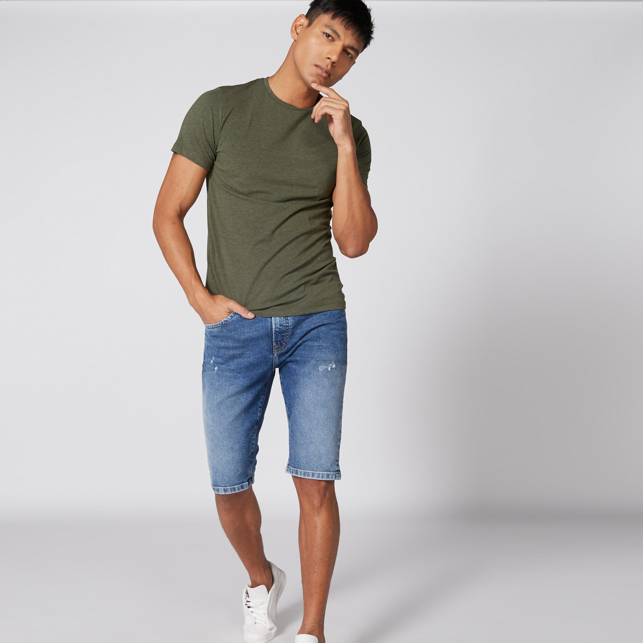 تيشيرت بياقة مستديرة وأكمام قصيرة من لي كوبر-men-clothing-tshirtsandpolos-tshirts-image-1