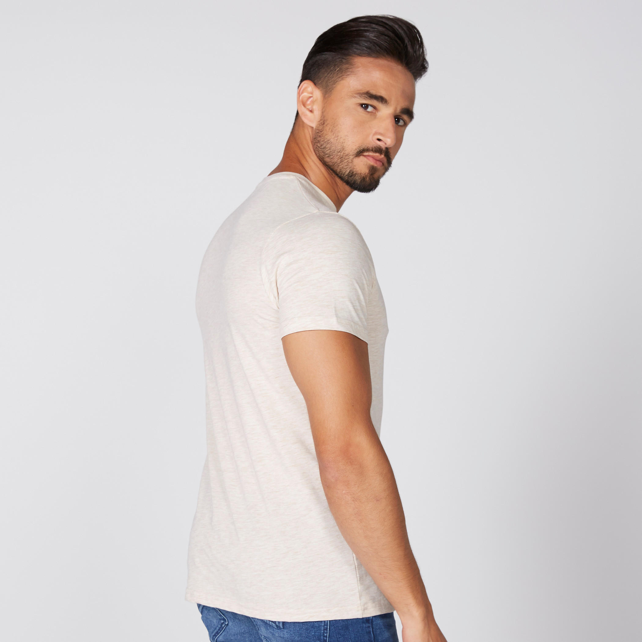 تيشيرت بِياقة ضيقة وأكمام قصيرة من لي كوبر-men-clothing-tshirtsandpolos-tshirts-image-3