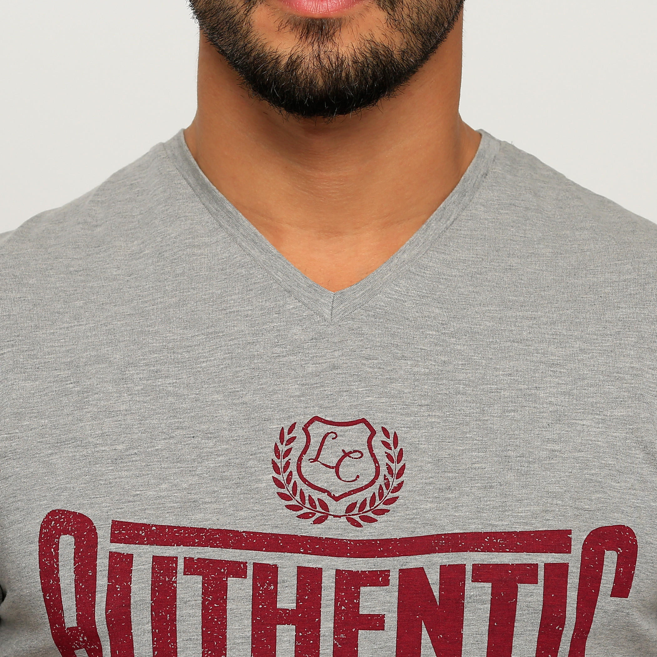 تيشيرت بياقة V وأكمام قصيرة من لي كوبر-men-clothing-tshirtsandpolos-tshirts-image-4