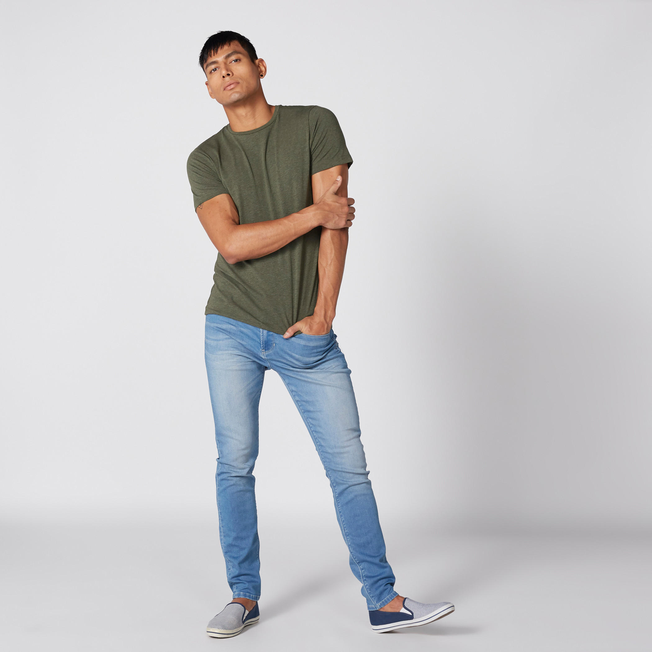 تيشيرت بياقة مستديرة وأكمام قصيرة من لي كوبر-men-clothing-tshirtsandpolos-tshirts-image-1