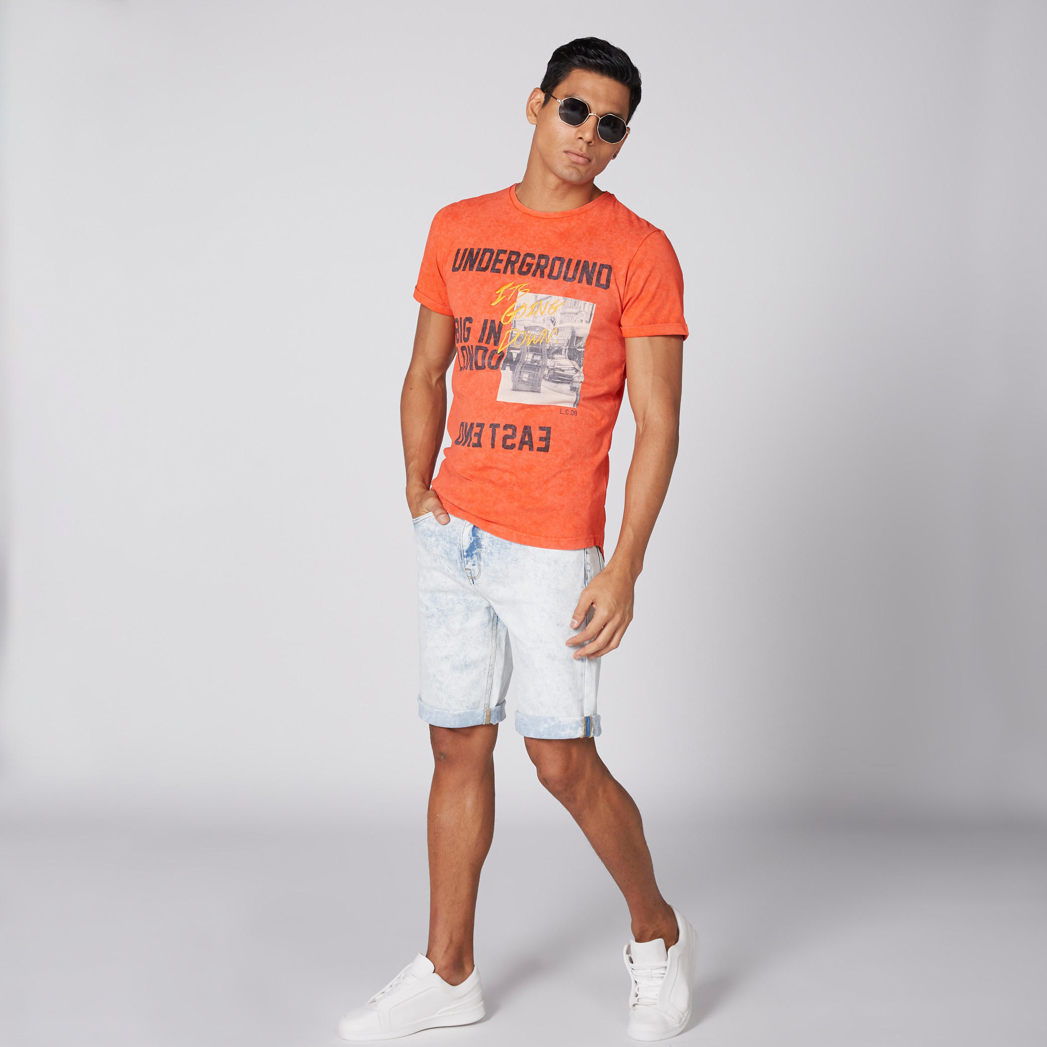 تيشيرت بياقة مستديرة وأكمام قصيرة من لي كوبر-men-clothing-tshirtsandpolos-tshirts-image-4