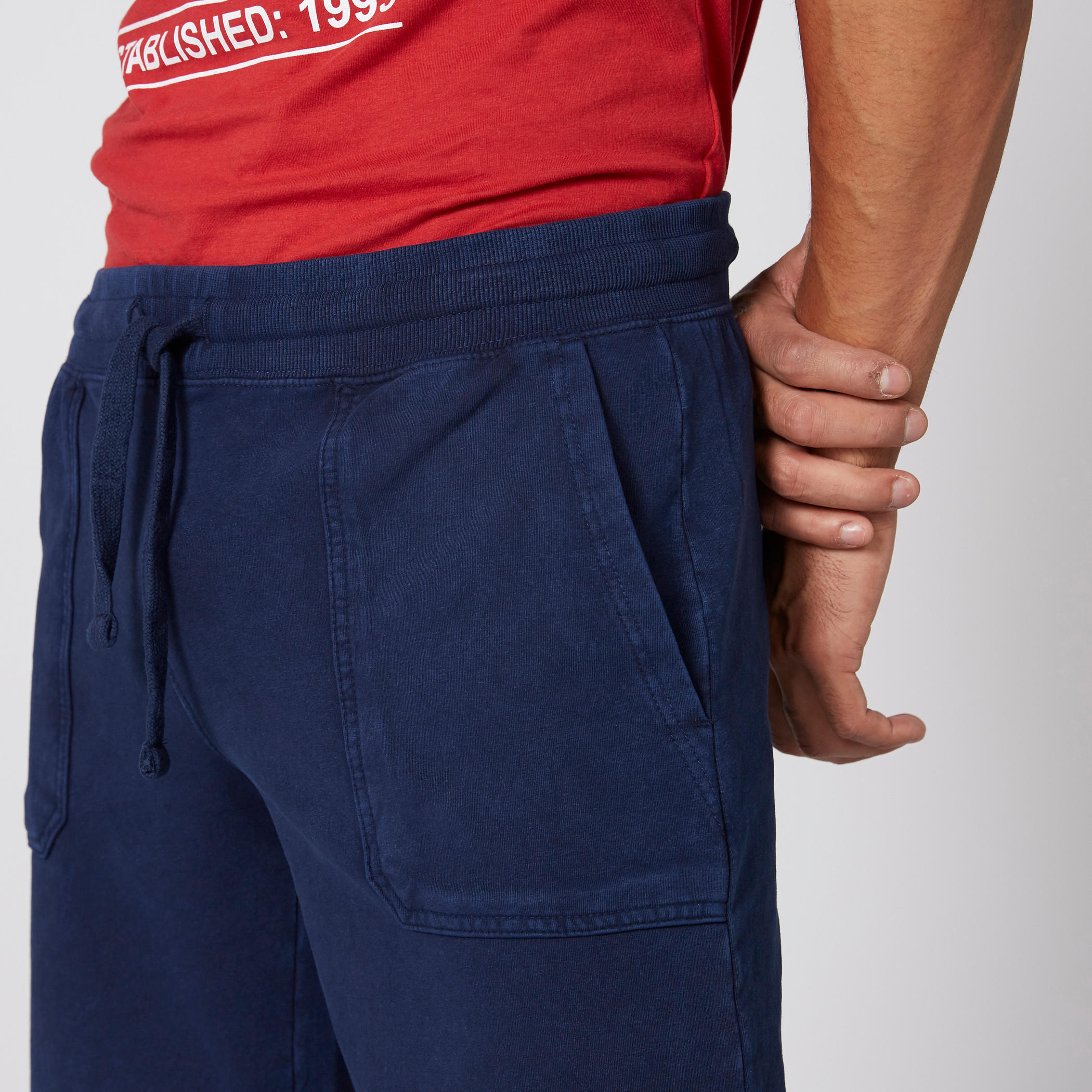 شورت بجيوب وخصر مطاطي من لي كوبر-men-clothing-bottoms-shorts-image-4