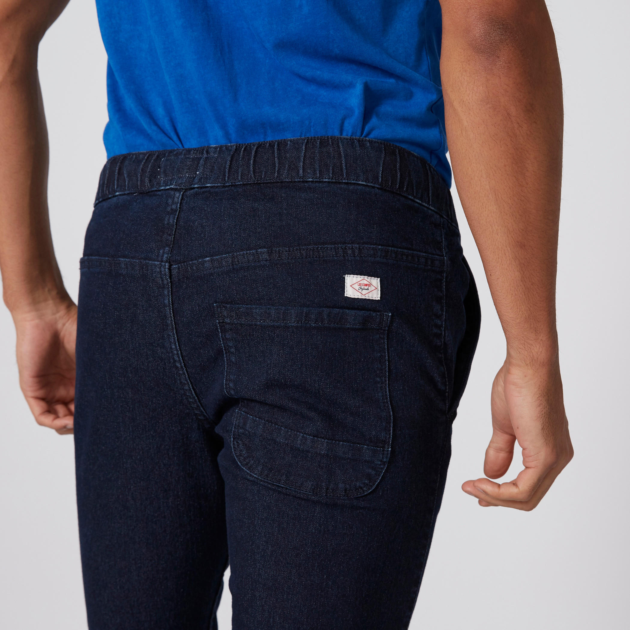 بنطال رياضي طويل بطبعات وجيوب من لي كوبر-men-clothing-bottoms-joggers-image-4