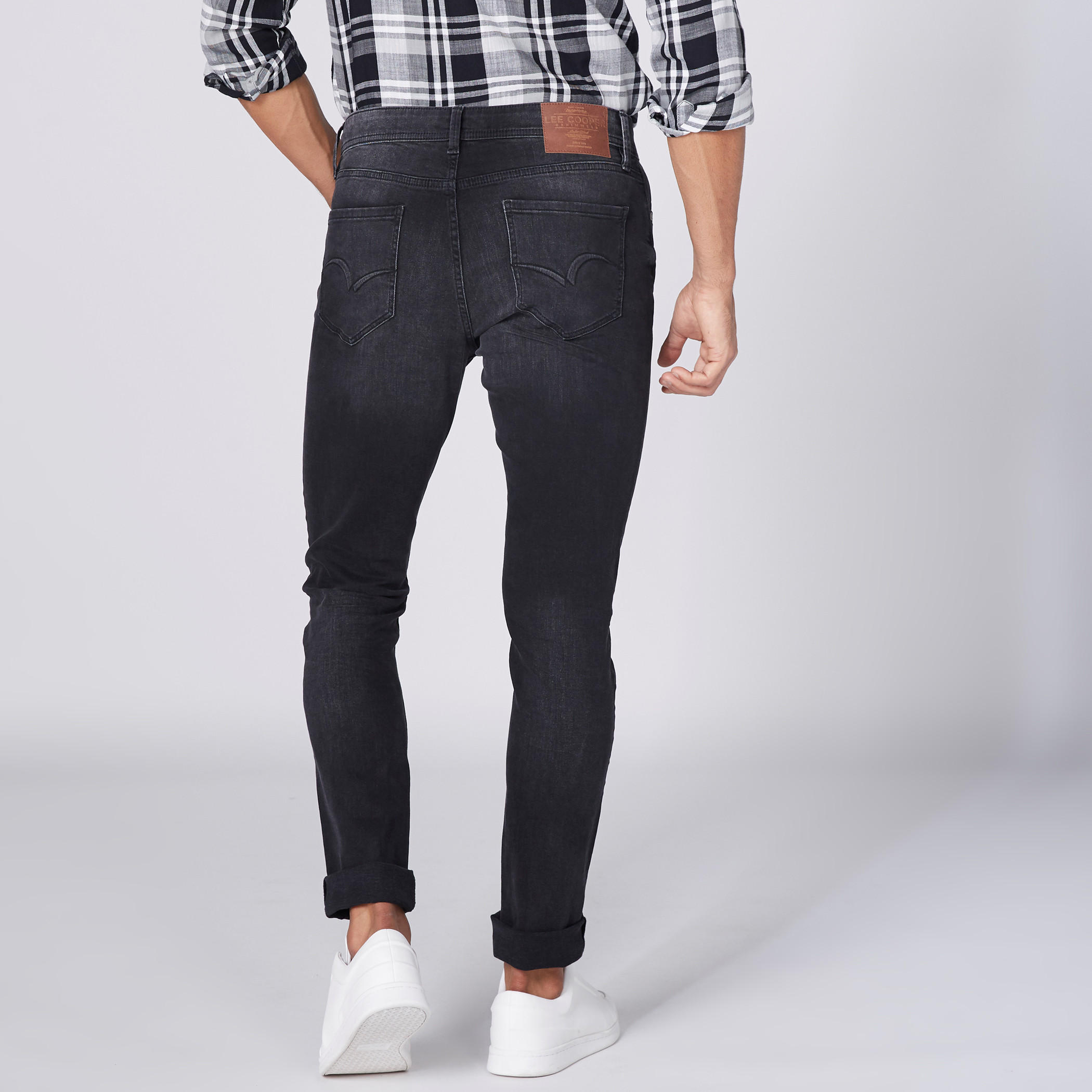 بنطال جينز طويل بزر إغلاق وجيوب من لي كوبر-men-clothing-bottoms-jeans-image-5