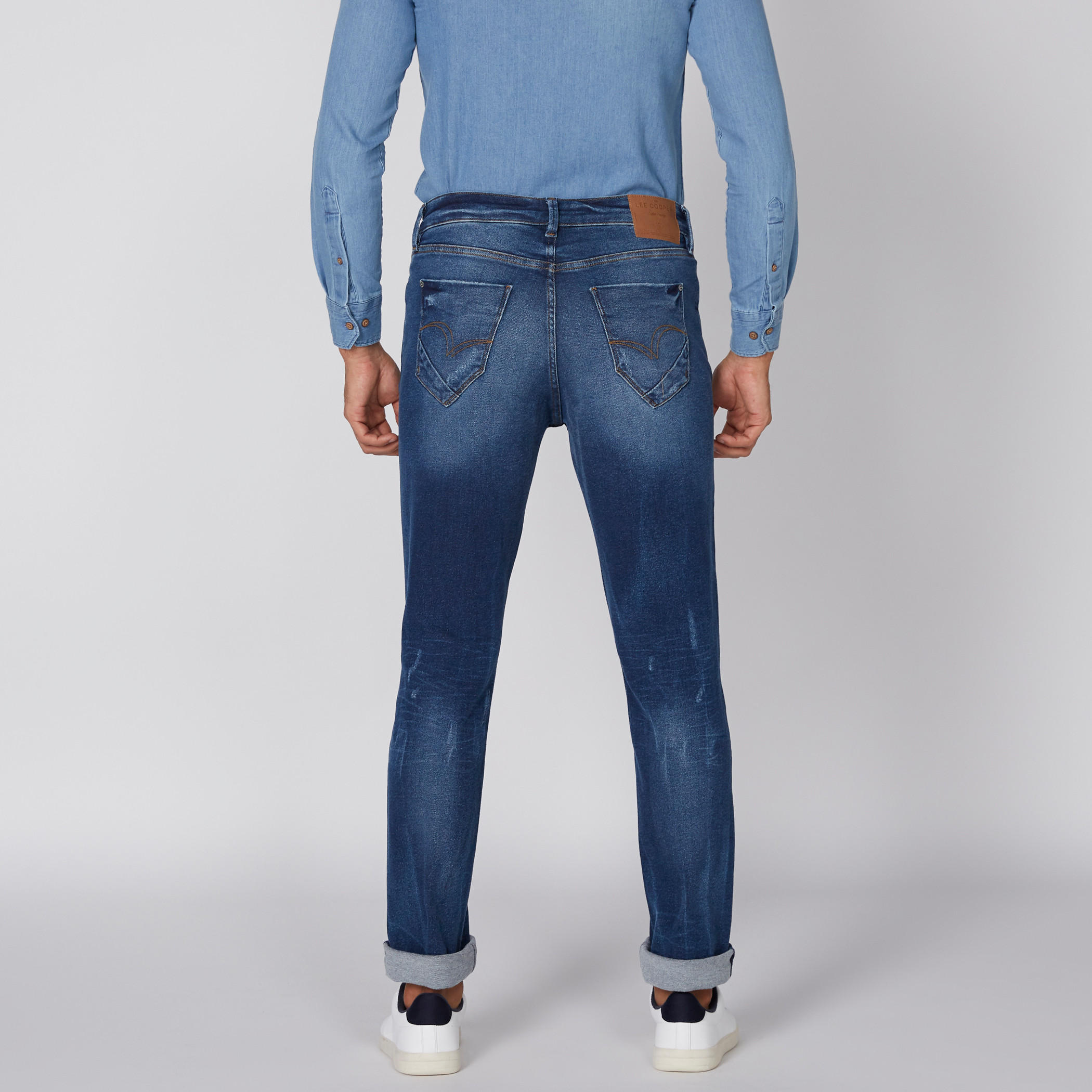 بنطال جينز طويل بتصميم ممزق وجيوب من لي كوبر-men-clothing-bottoms-jeans-image-5
