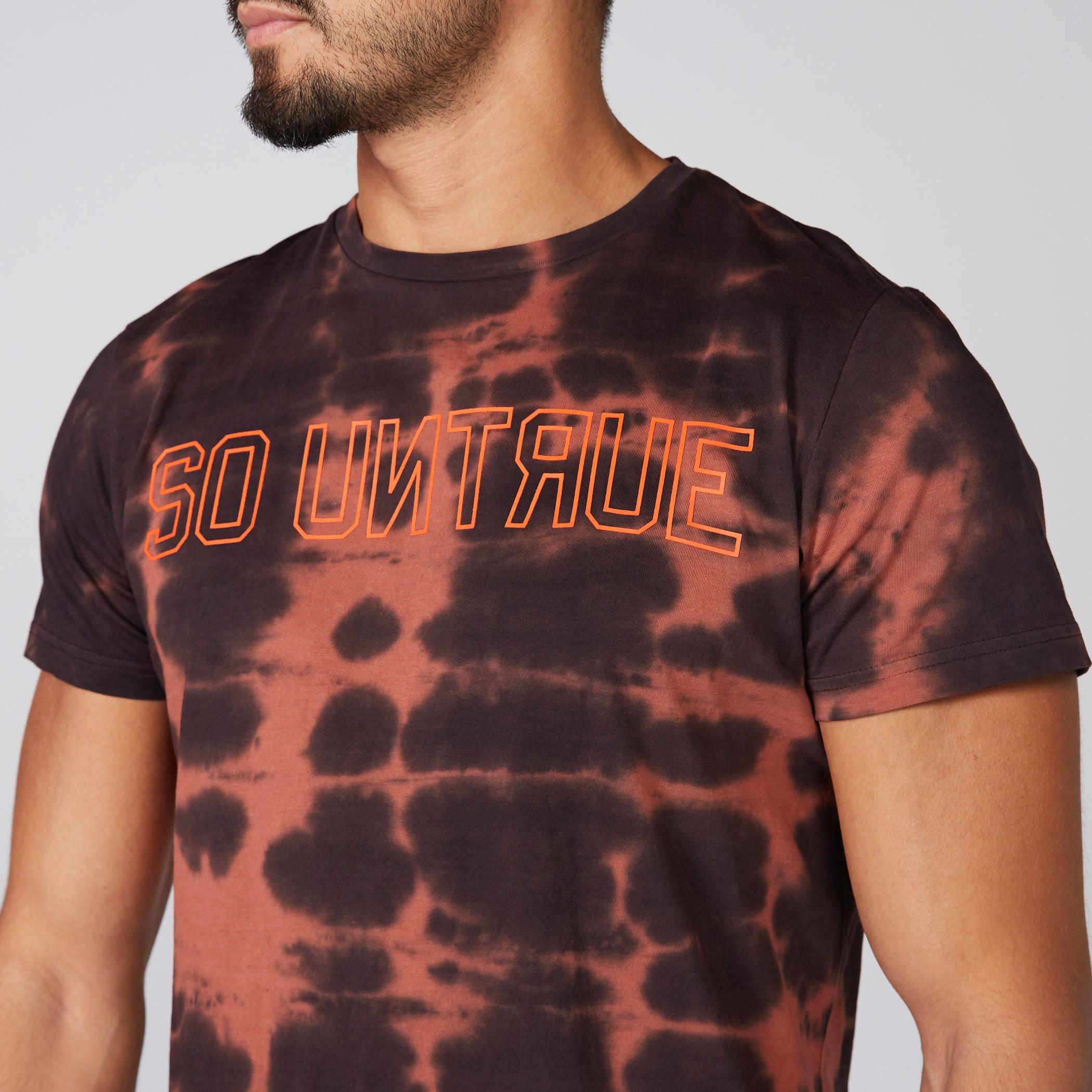 تيشيرت بياقة ضيّقة وأكمام قصيرة مع طبعات من لي كوبر-men-clothing-tshirtsandpolos-tshirts-image-2