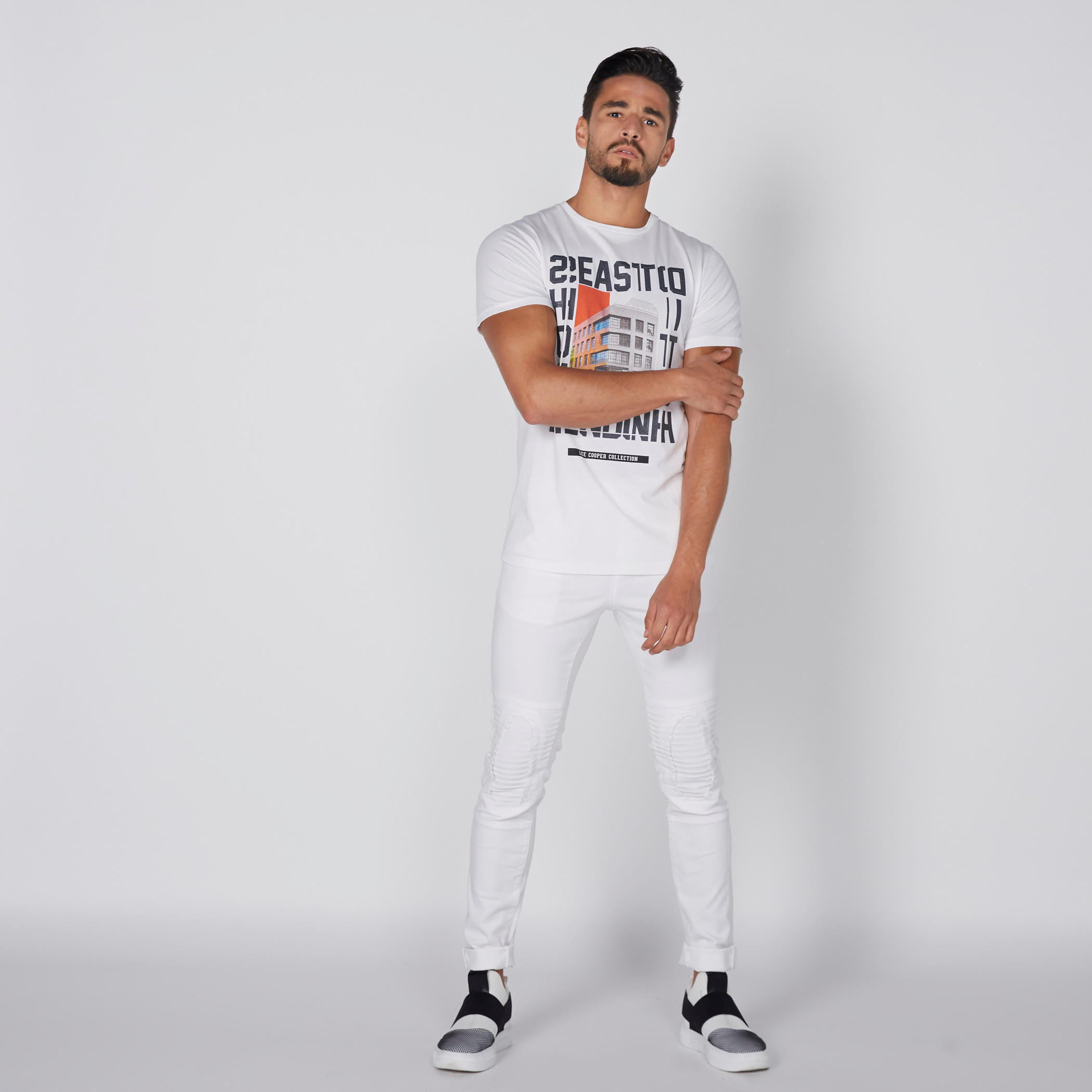 تيشيرت بياقة مستديرة وأكمام قصيرة وطبعات من لي كوبر-men-clothing-tshirtsandpolos-tshirts-image-1