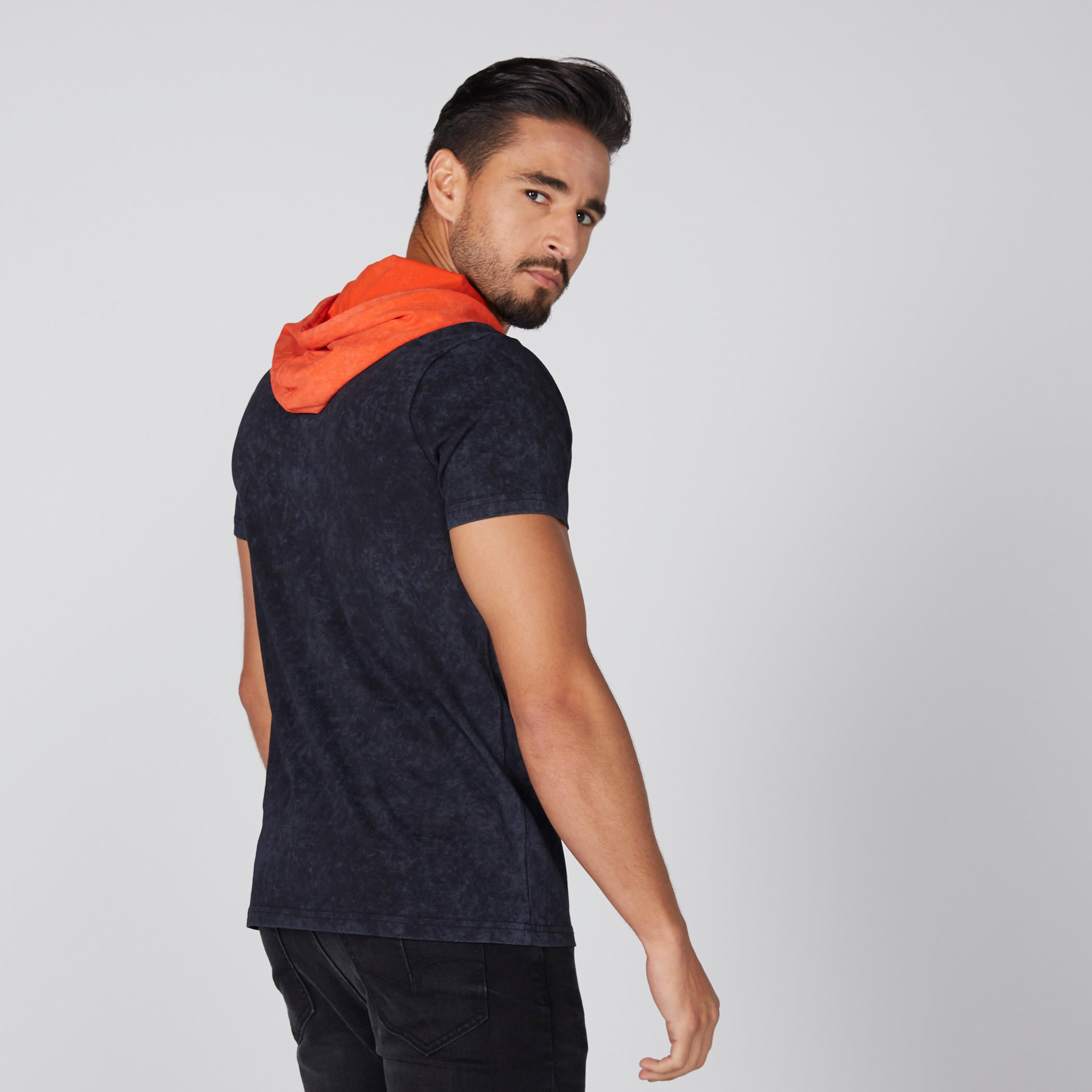 تيشيرت بأكمام قصيرة وقبعة وطبعات من لي كوبر-men-clothing-tshirtsandpolos-tshirts-image-4