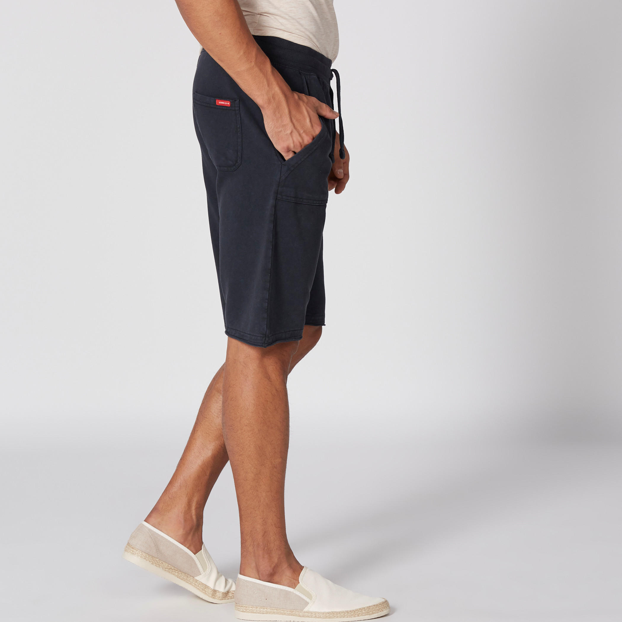 شورت بخصر مطّاطي وجيوب من لي كوبر-men-clothing-bottoms-shorts-image-4