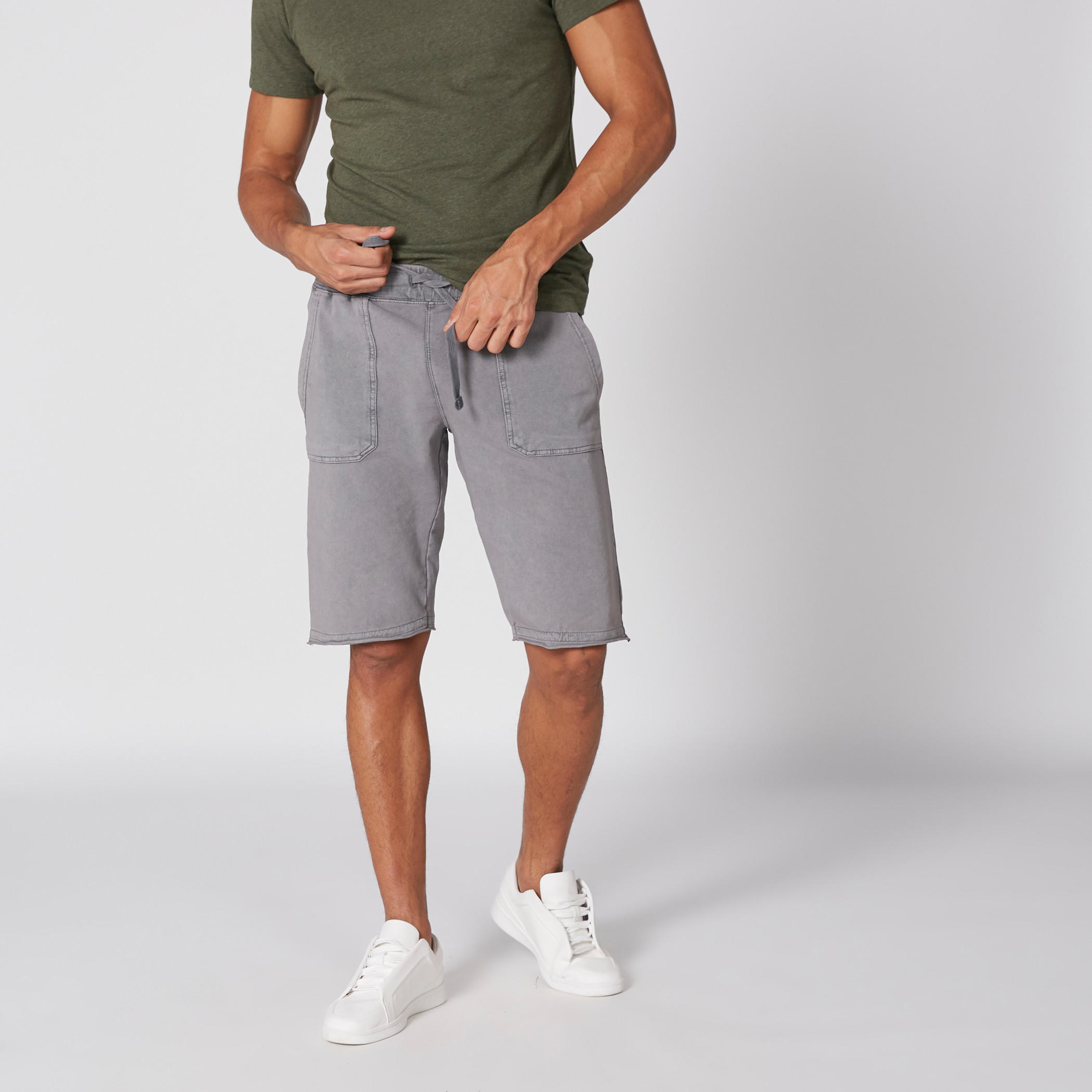 شورت بخصر مطّاطي وجيوب من لي كوبر-men-clothing-bottoms-shorts-image-1