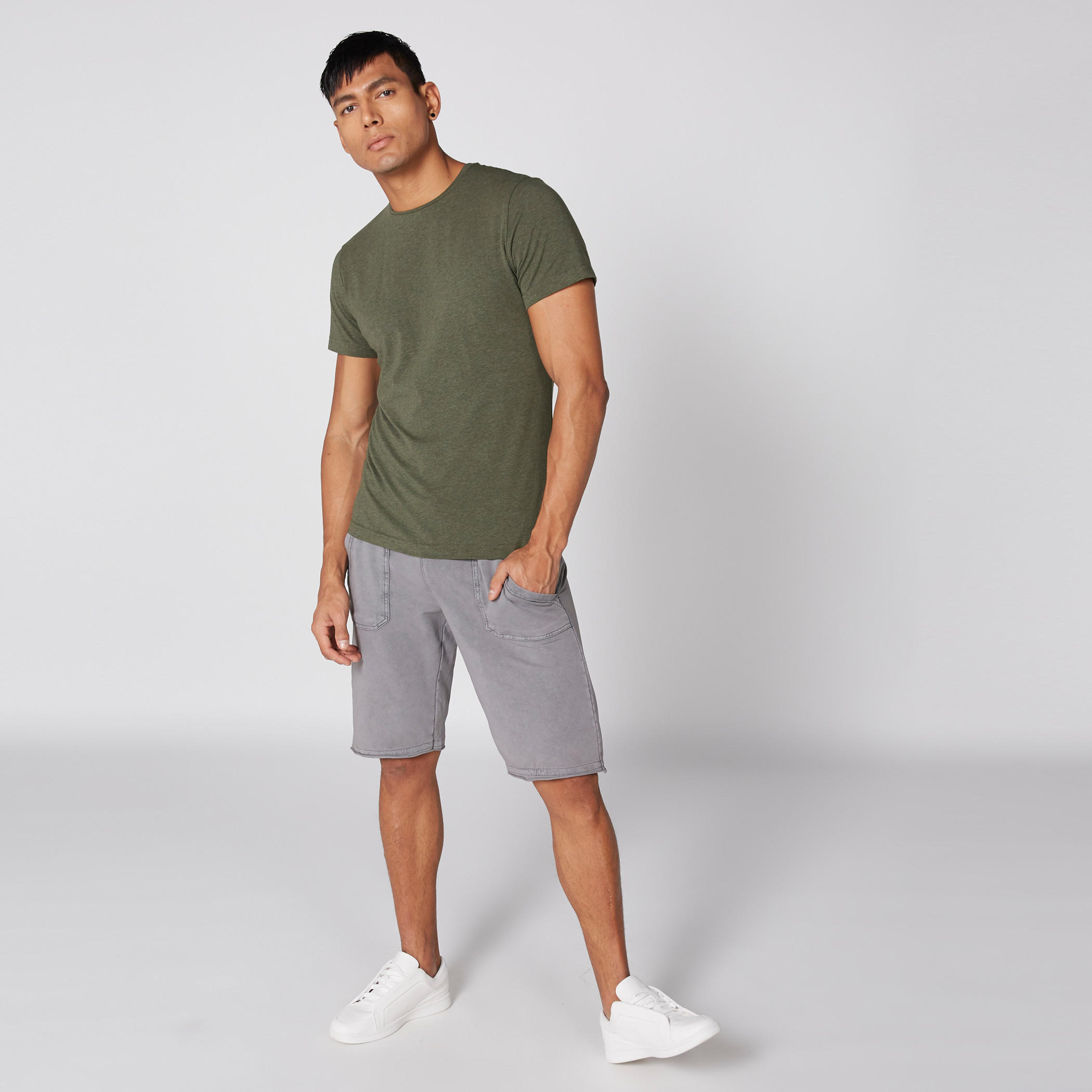 شورت بخصر مطّاطي وجيوب من لي كوبر-men-clothing-bottoms-shorts-image-2