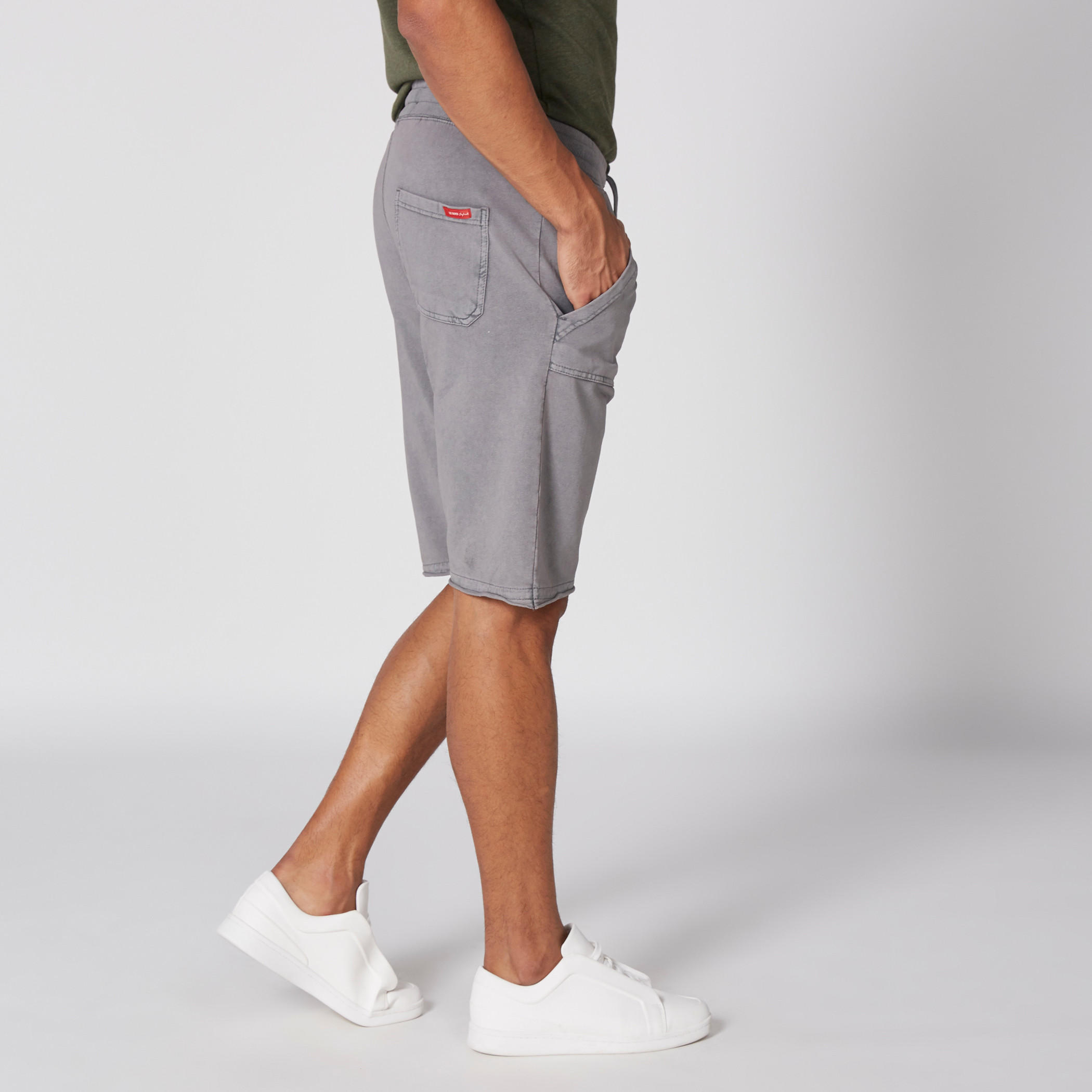 شورت بخصر مطّاطي وجيوب من لي كوبر-men-clothing-bottoms-shorts-image-4