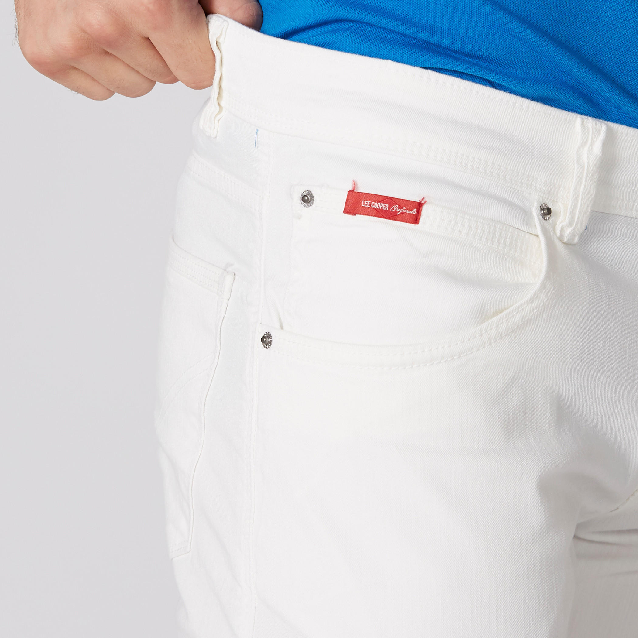 شورت من الدينم بزر إغلاق وجيوب من لي كوبر-men-clothing-bottoms-shorts-image-4