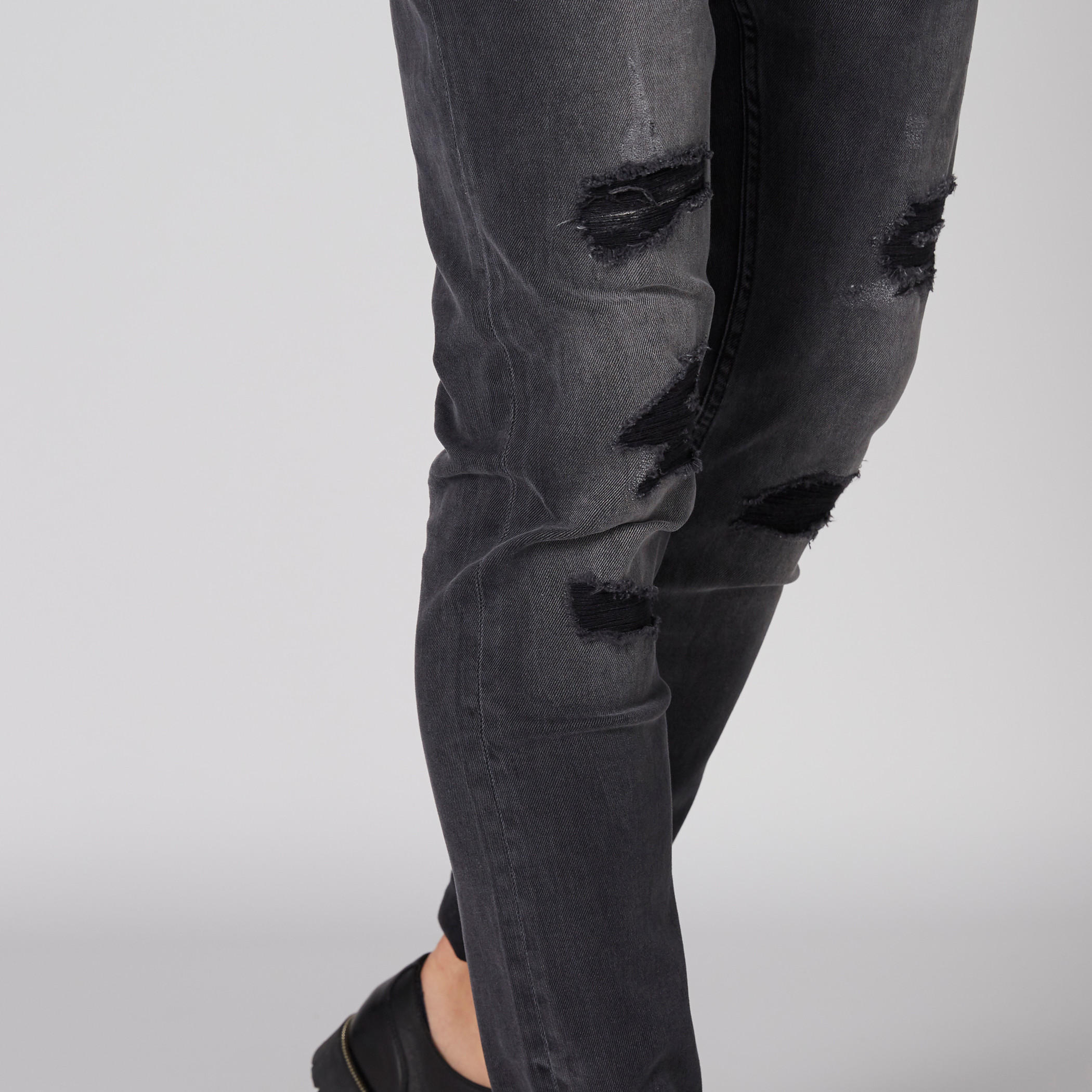 بنطال جينز طويل ممزق بجيوب من لي كوبر-men-clothing-bottoms-jeans-image-4