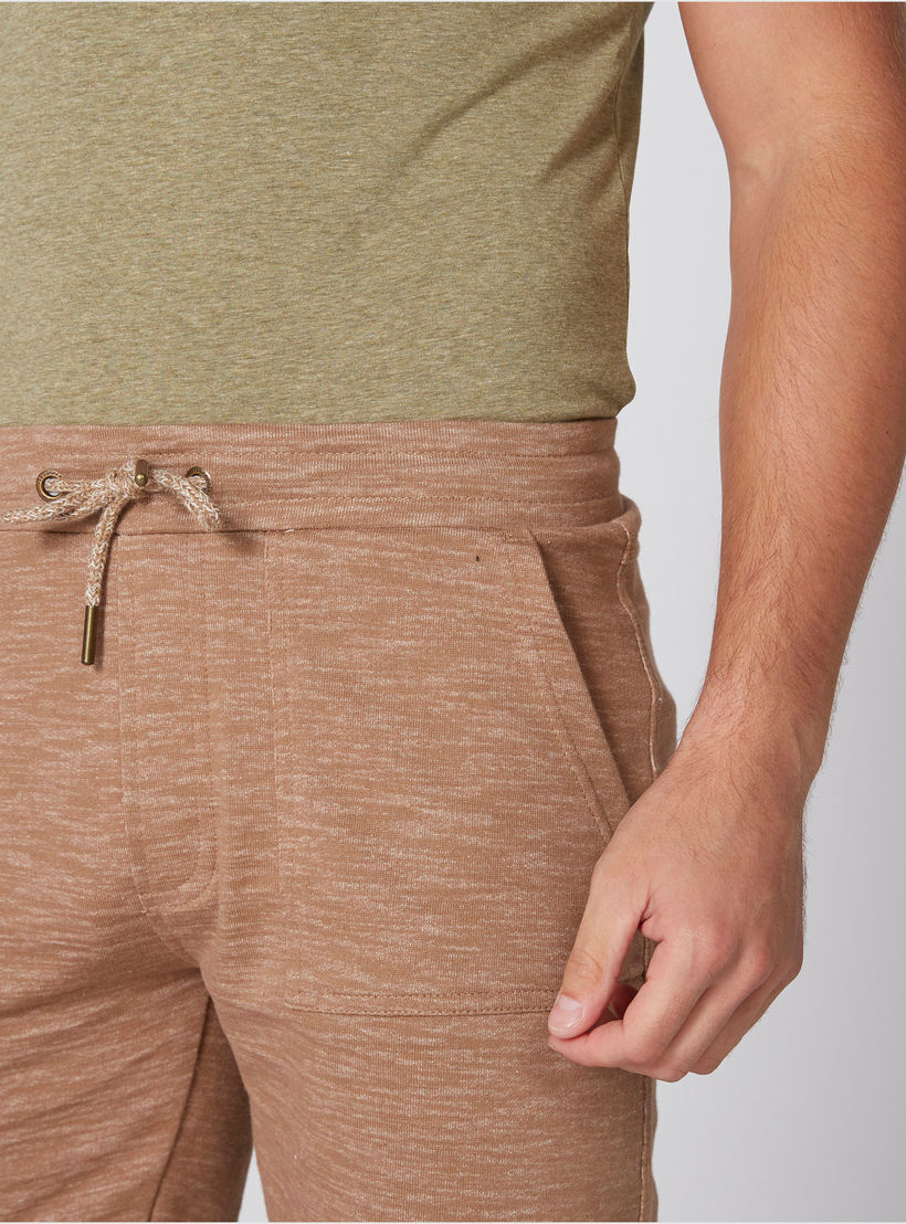 شورت بارز الملمس بخصر مطّاطي وجيوب من لي كوبر-men-clothing-bottoms-shorts-image-2