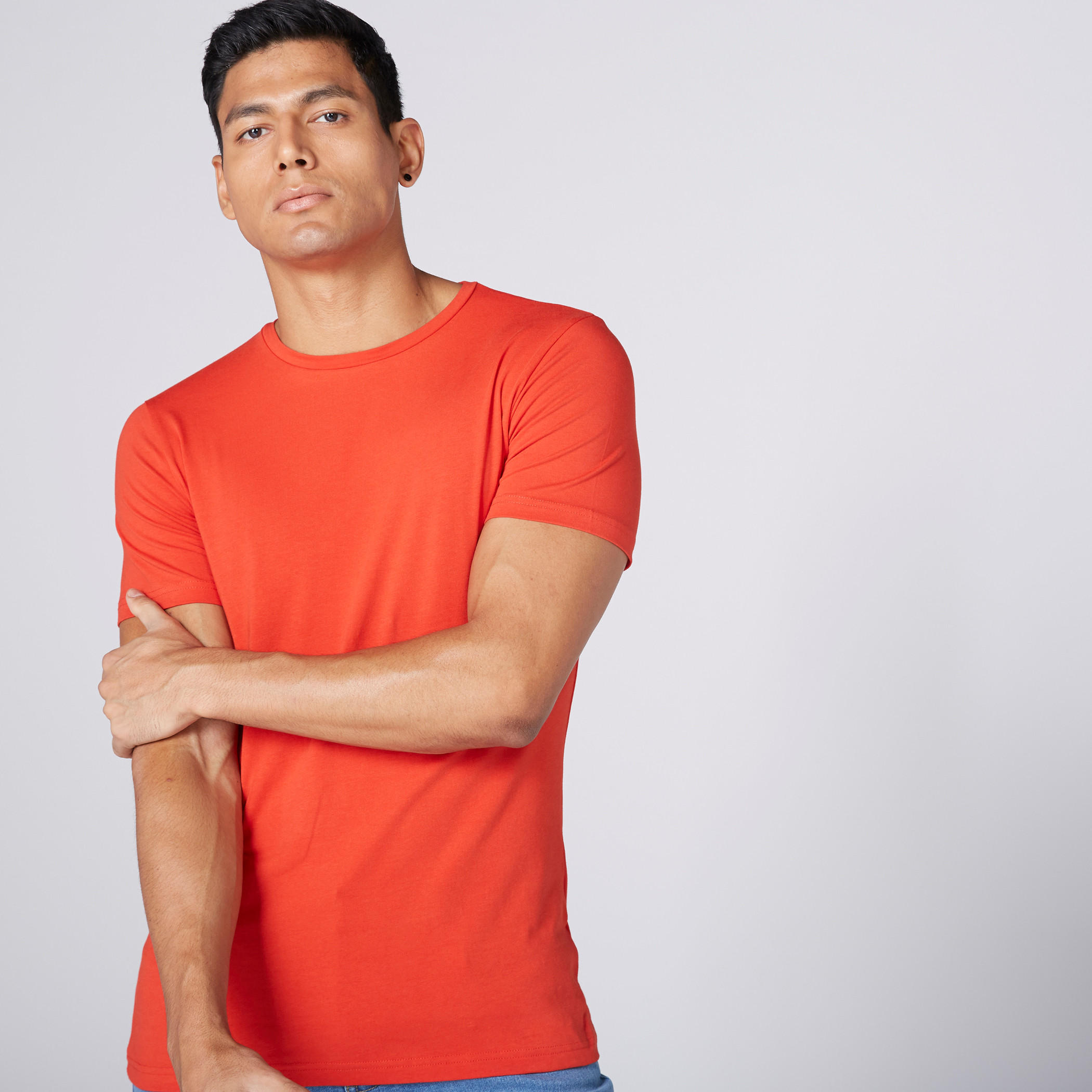 تيشيرت بأكمام قصيرة وياقة مستديرة-men-clothing-tshirtsandpolos-tshirts-image-1