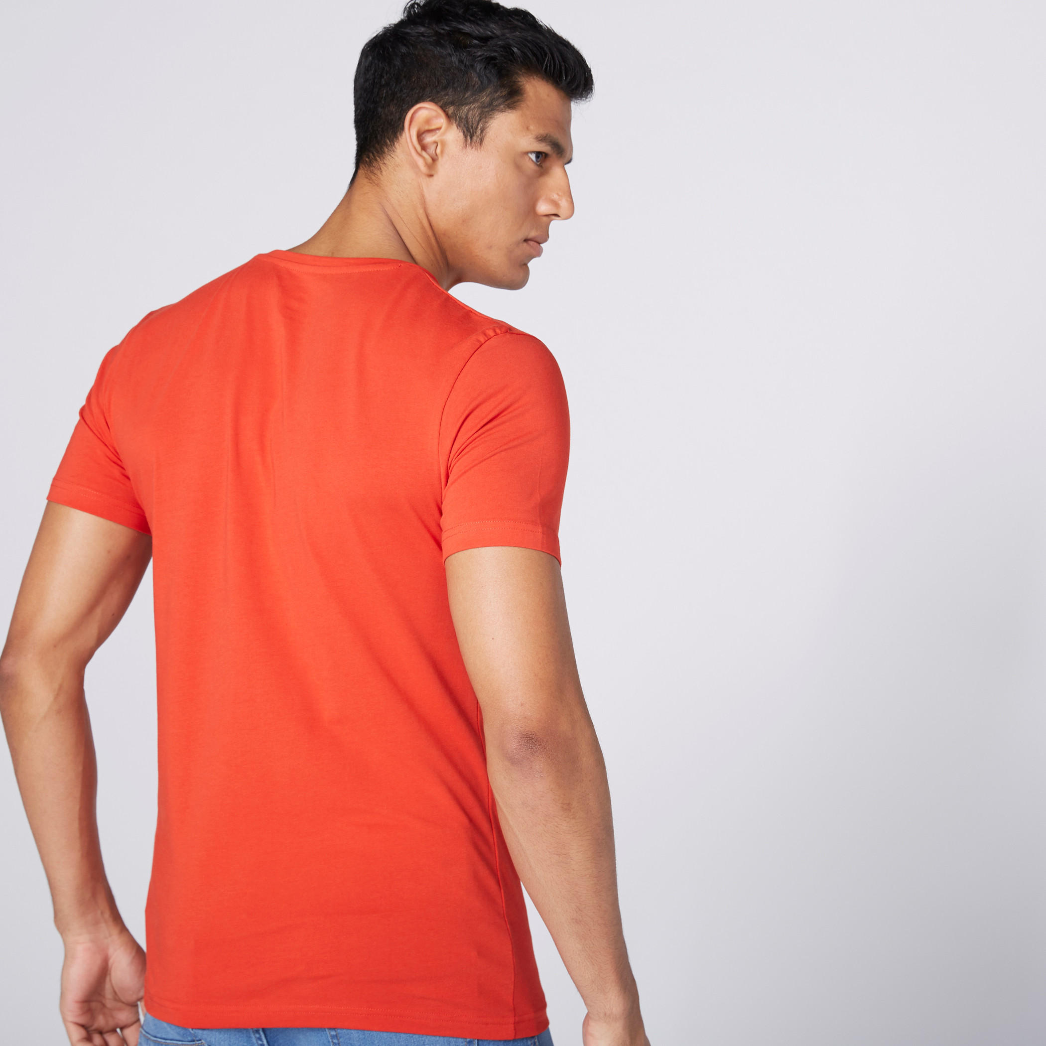 تيشيرت بأكمام قصيرة وياقة مستديرة-men-clothing-tshirtsandpolos-tshirts-image-2